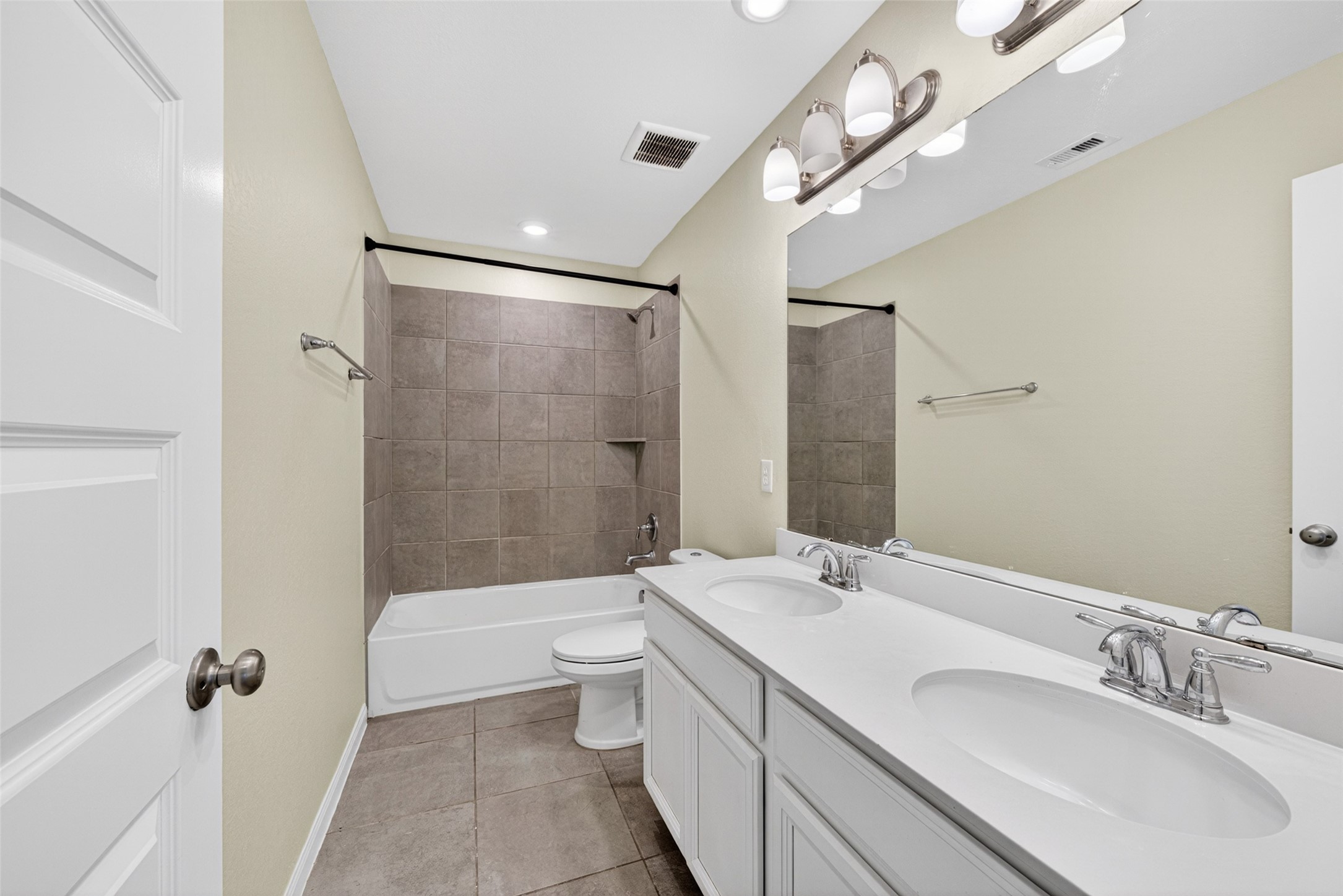927 Cloverdale Drive Property Photo 25