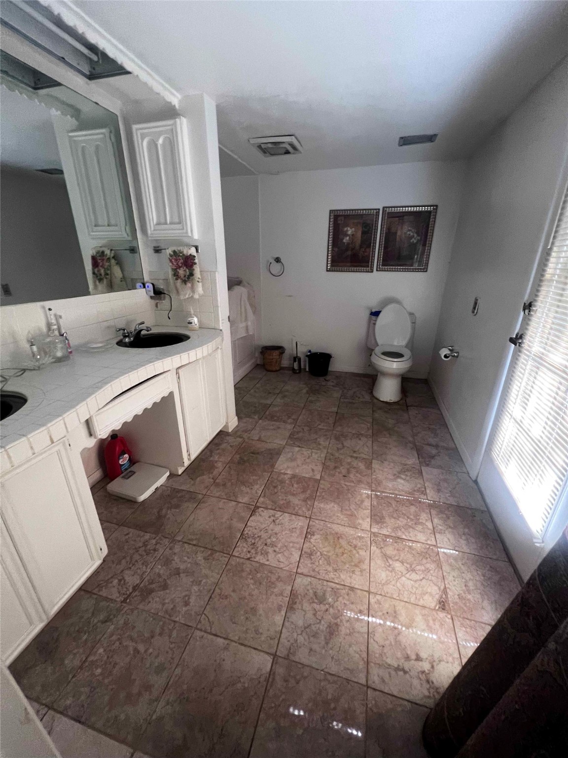 160 Bishop Property Photo 26