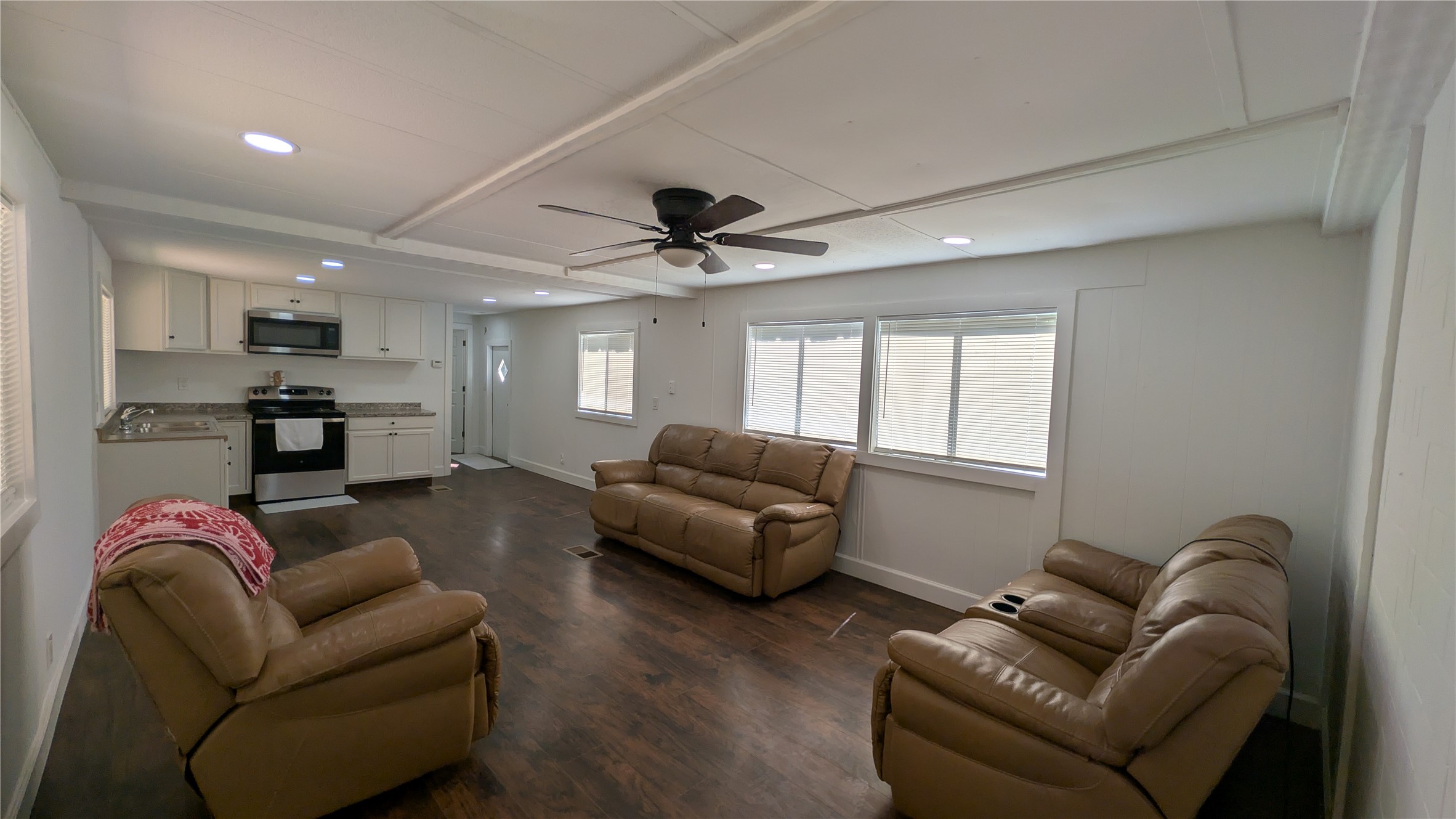 266 Hunters Glen Property Photo 3