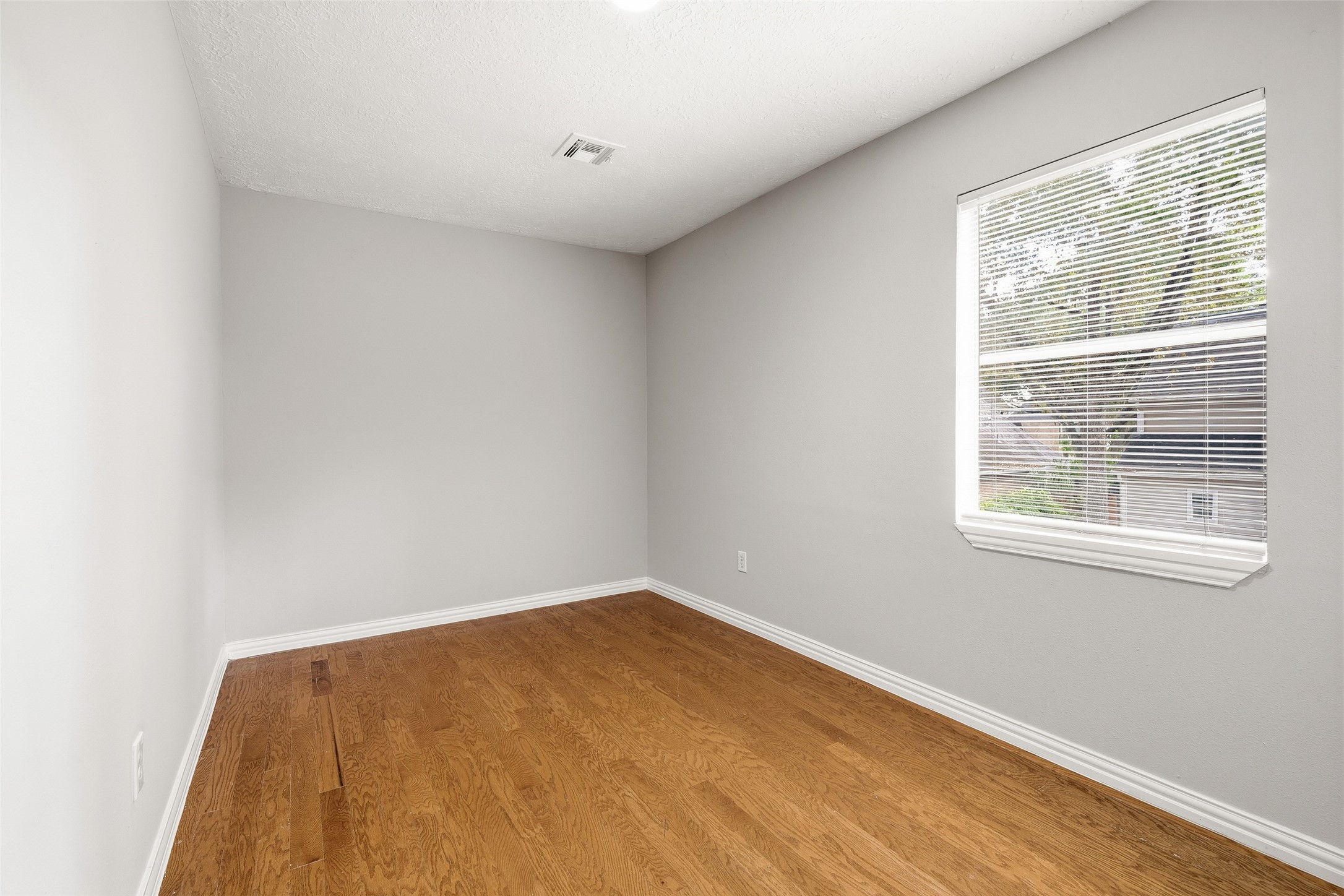 903 Crossroads Drive Property Photo 37