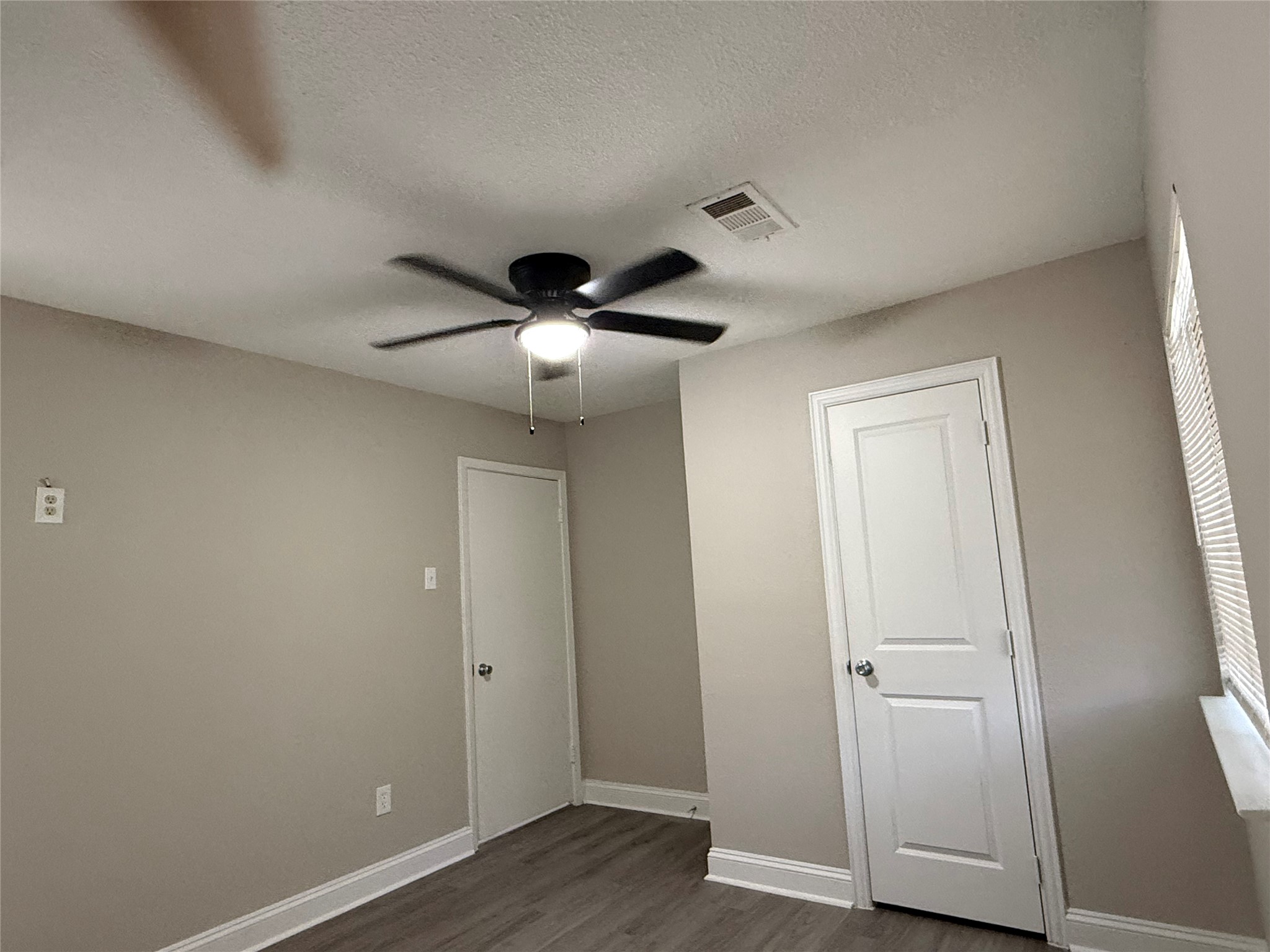 5109 Maywood Drive Property Photo 6