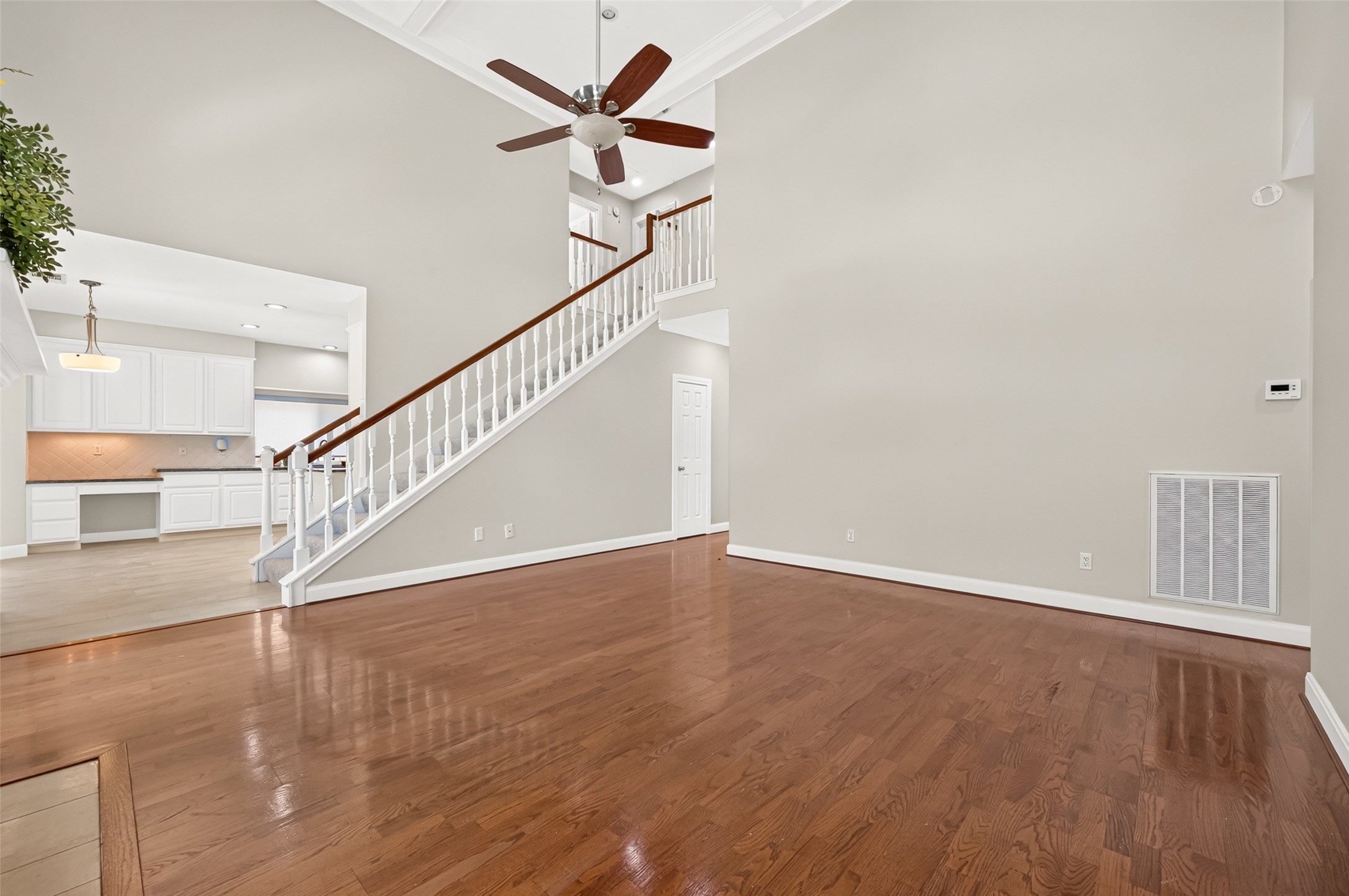 14206 Glasgow Place Property Photo 9