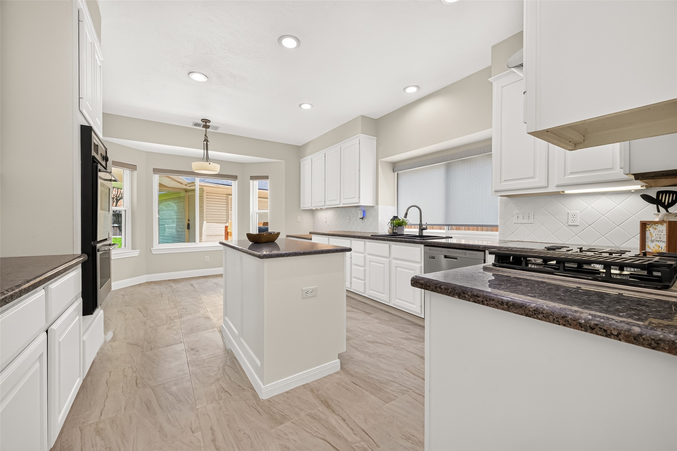 14206 Glasgow Place Property Photo 16
