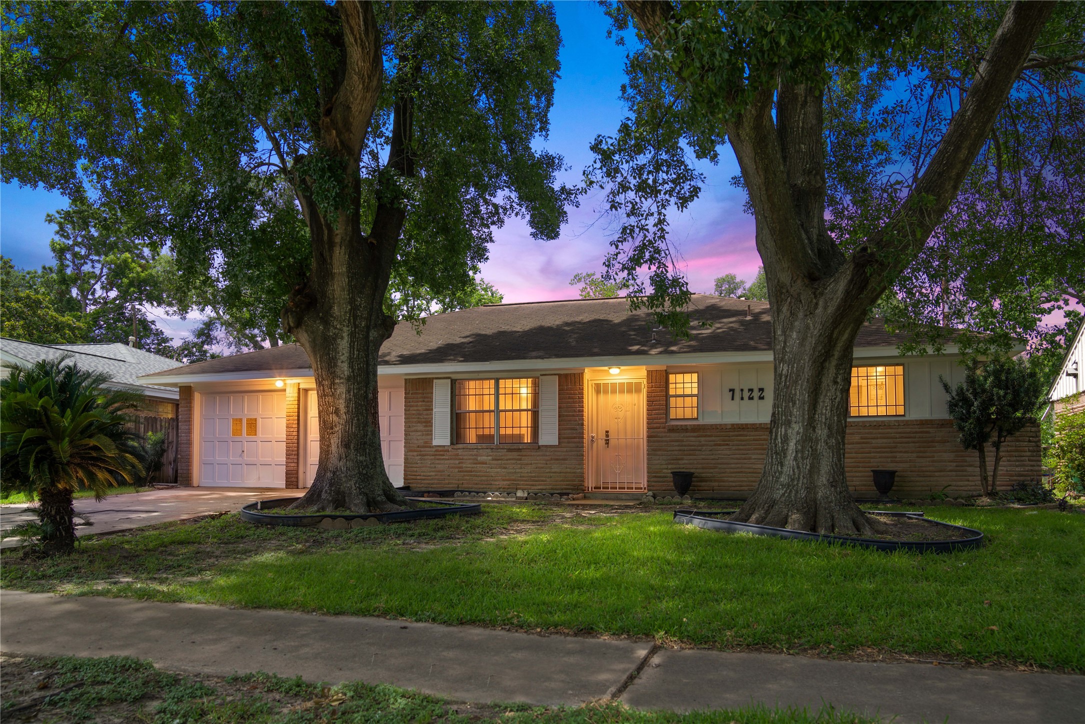 7122 Tanager Street Property Photo 2