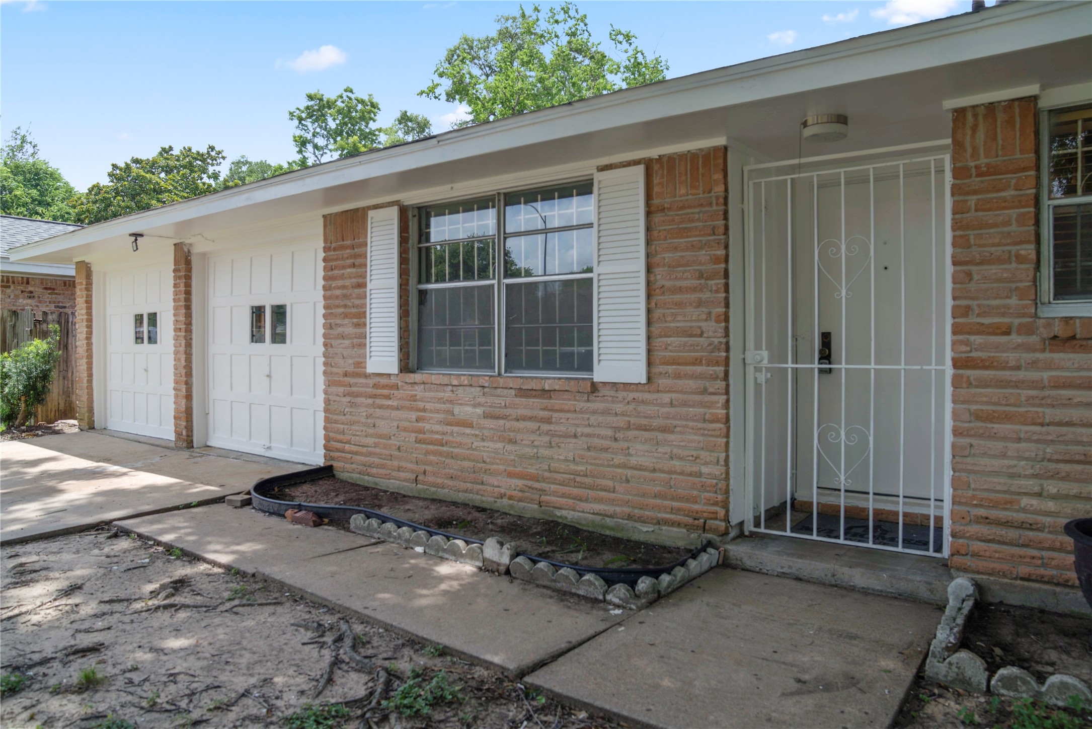 7122 Tanager Street Property Photo 4