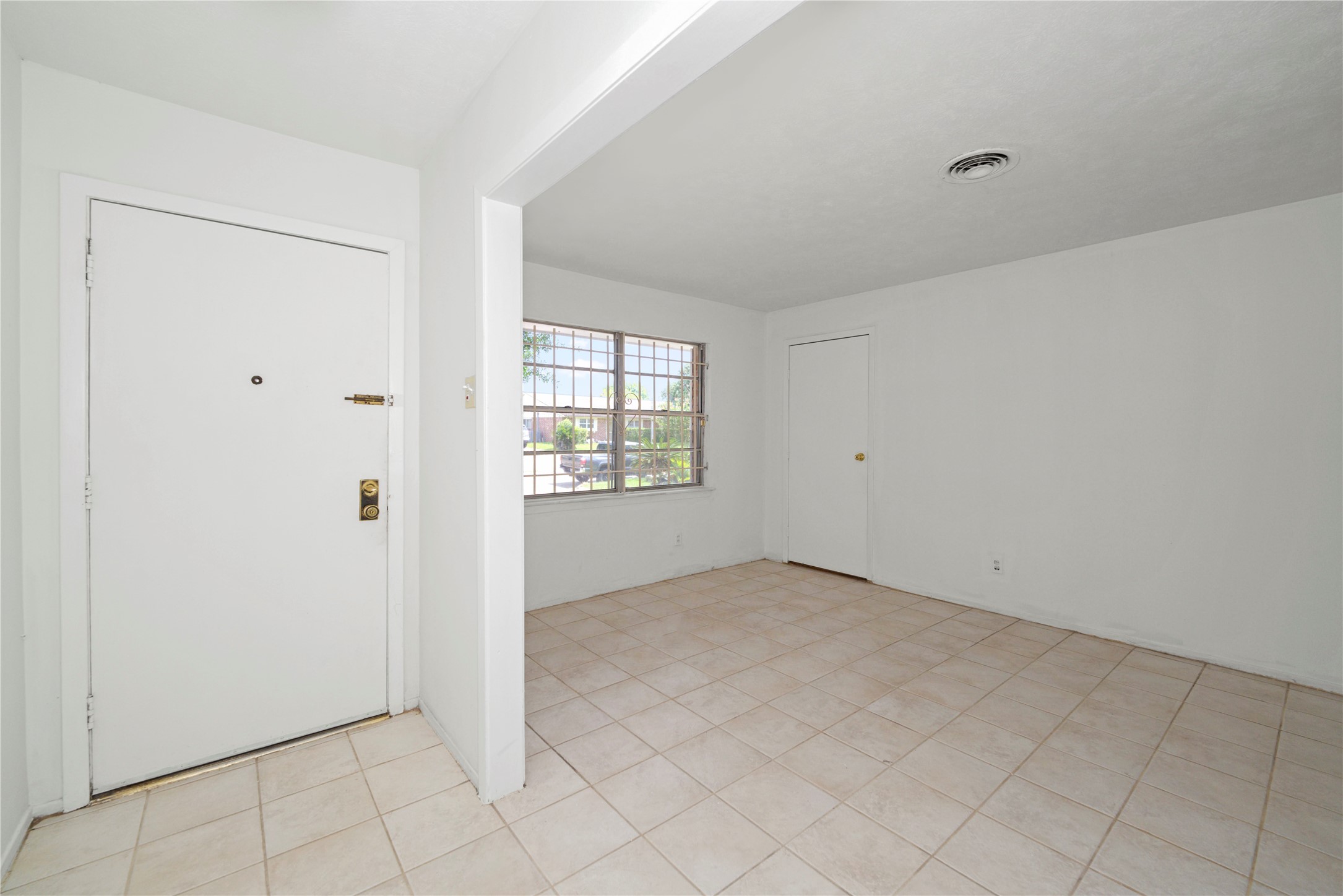 7122 Tanager Street Property Photo 8