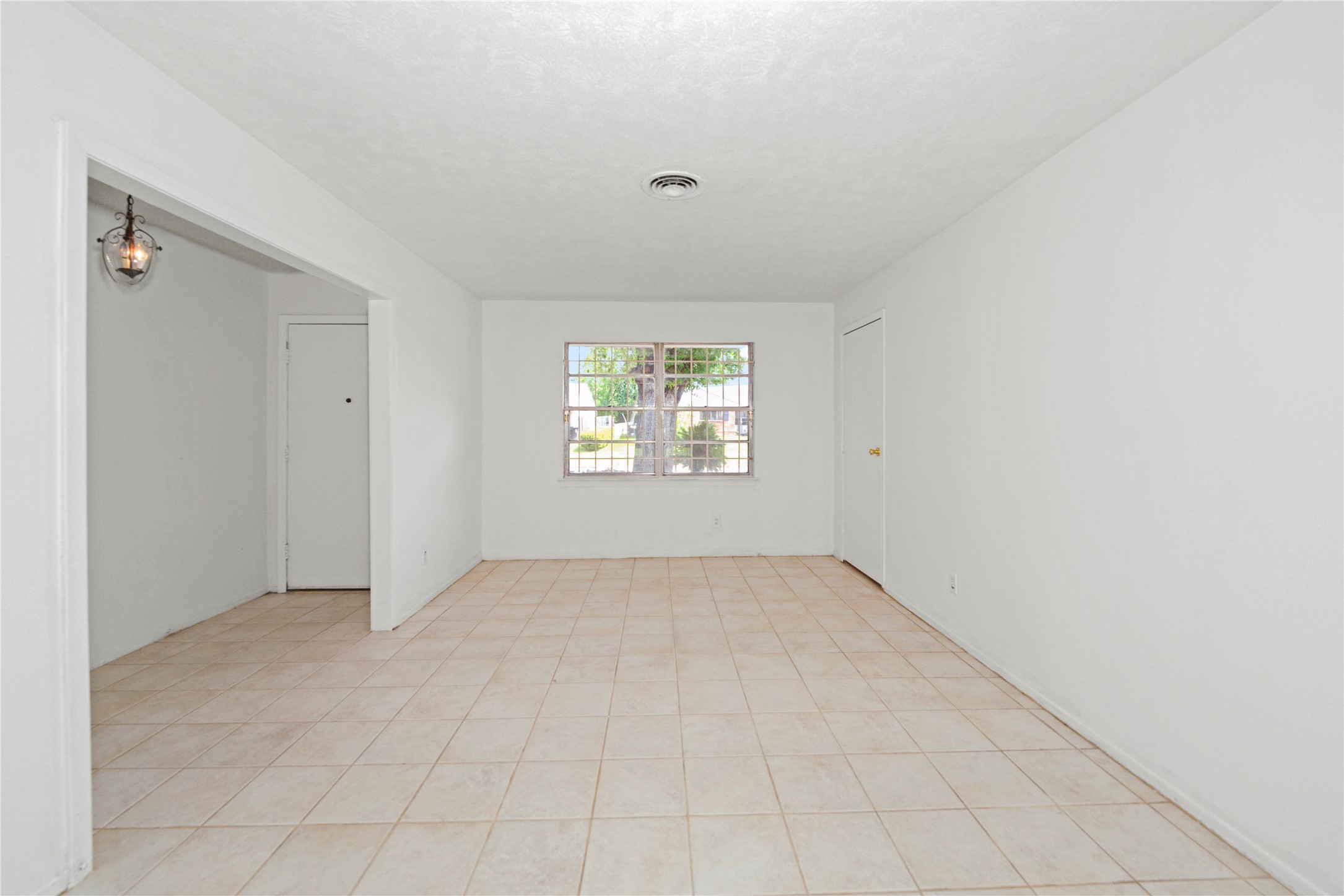 7122 Tanager Street Property Photo 9