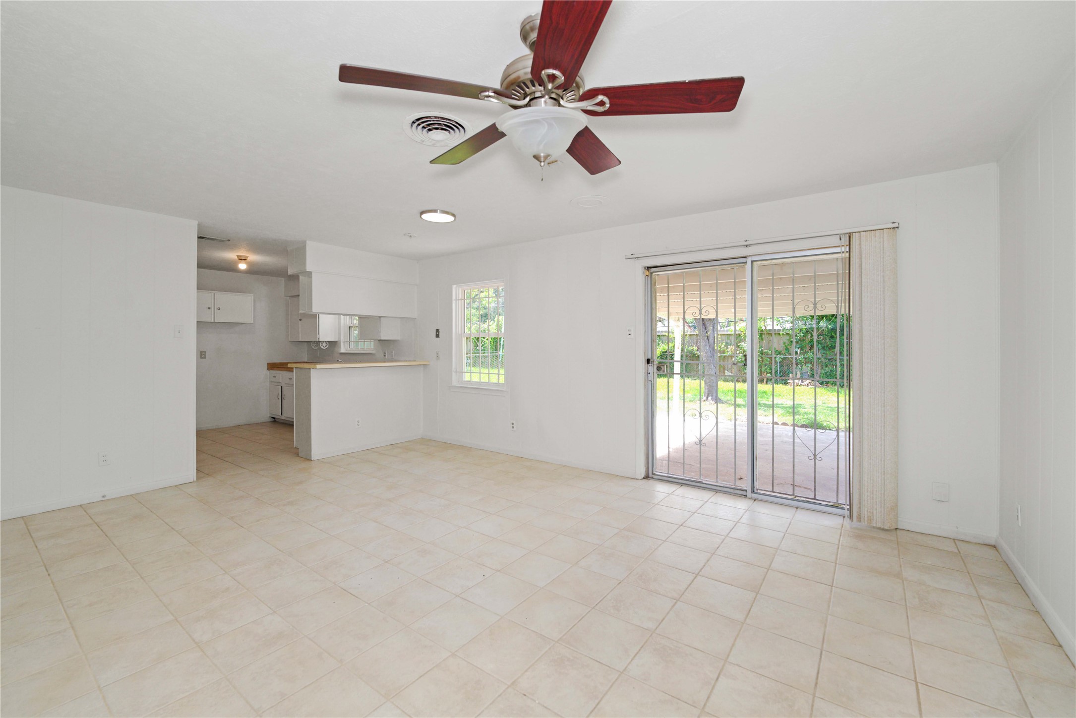 7122 Tanager Street Property Photo 13