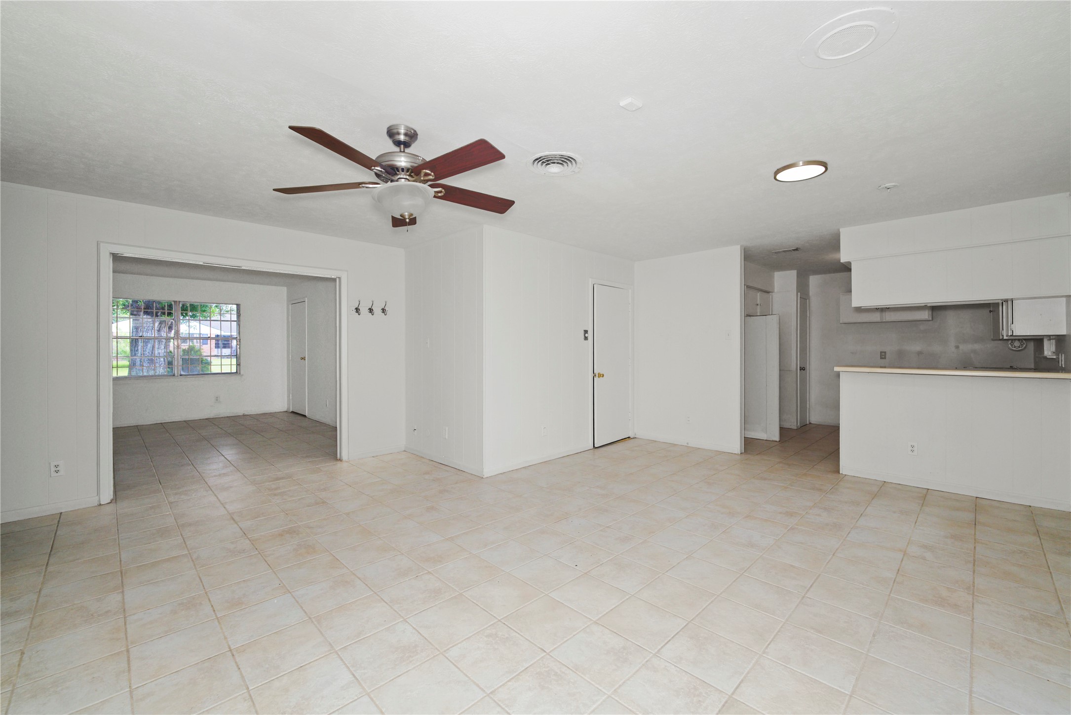 7122 Tanager Street Property Photo 15