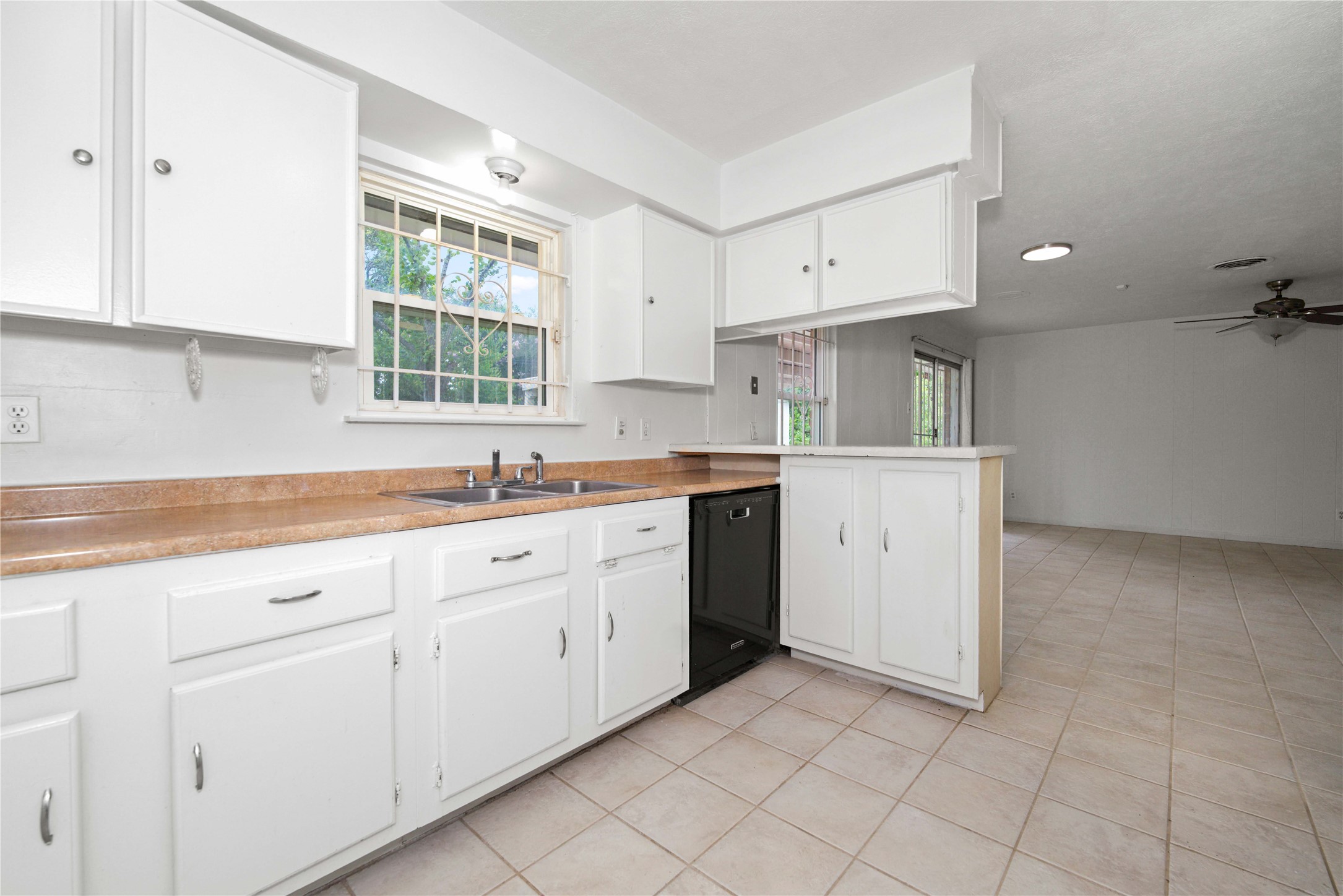 7122 Tanager Street Property Photo 17