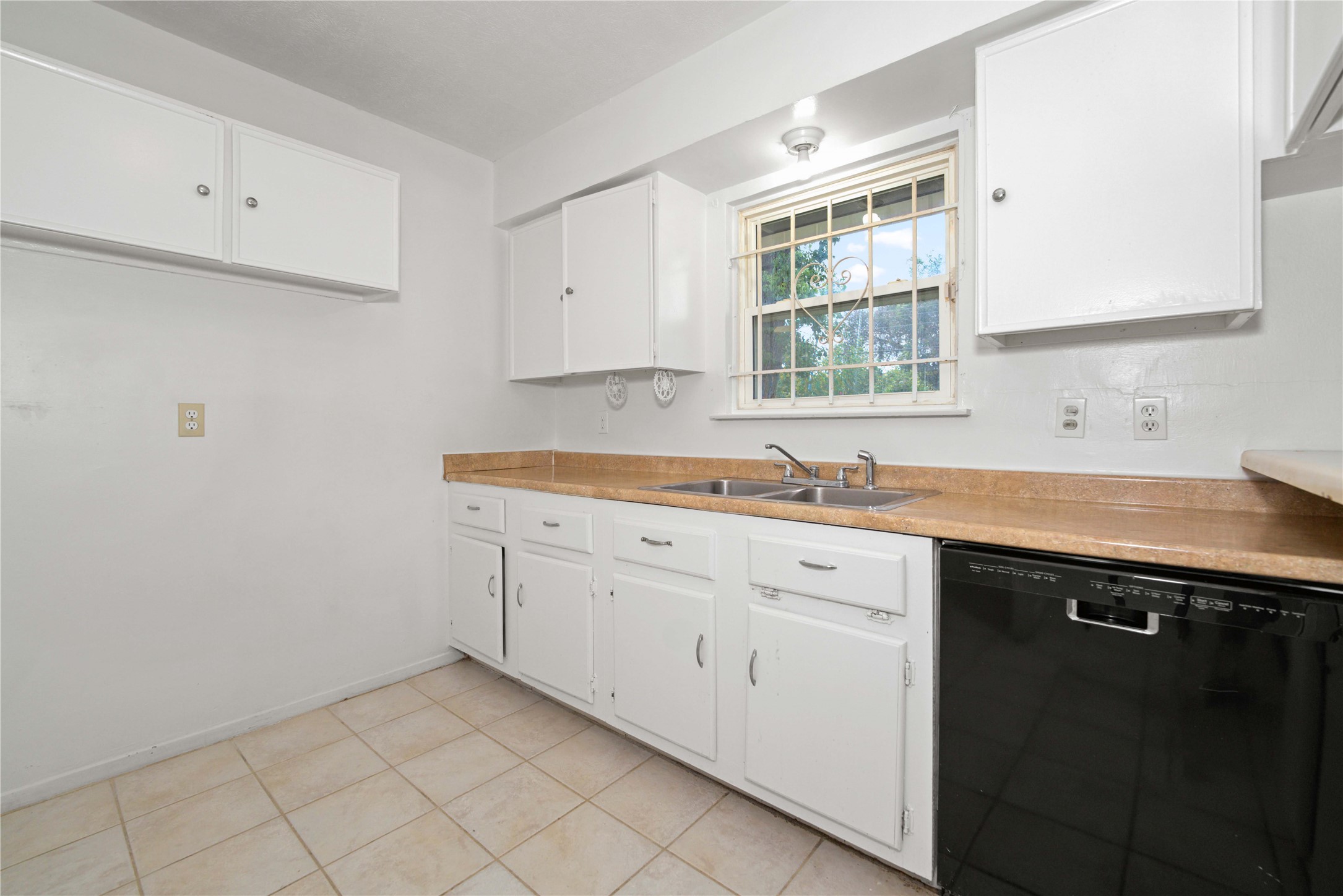7122 Tanager Street Property Photo 18