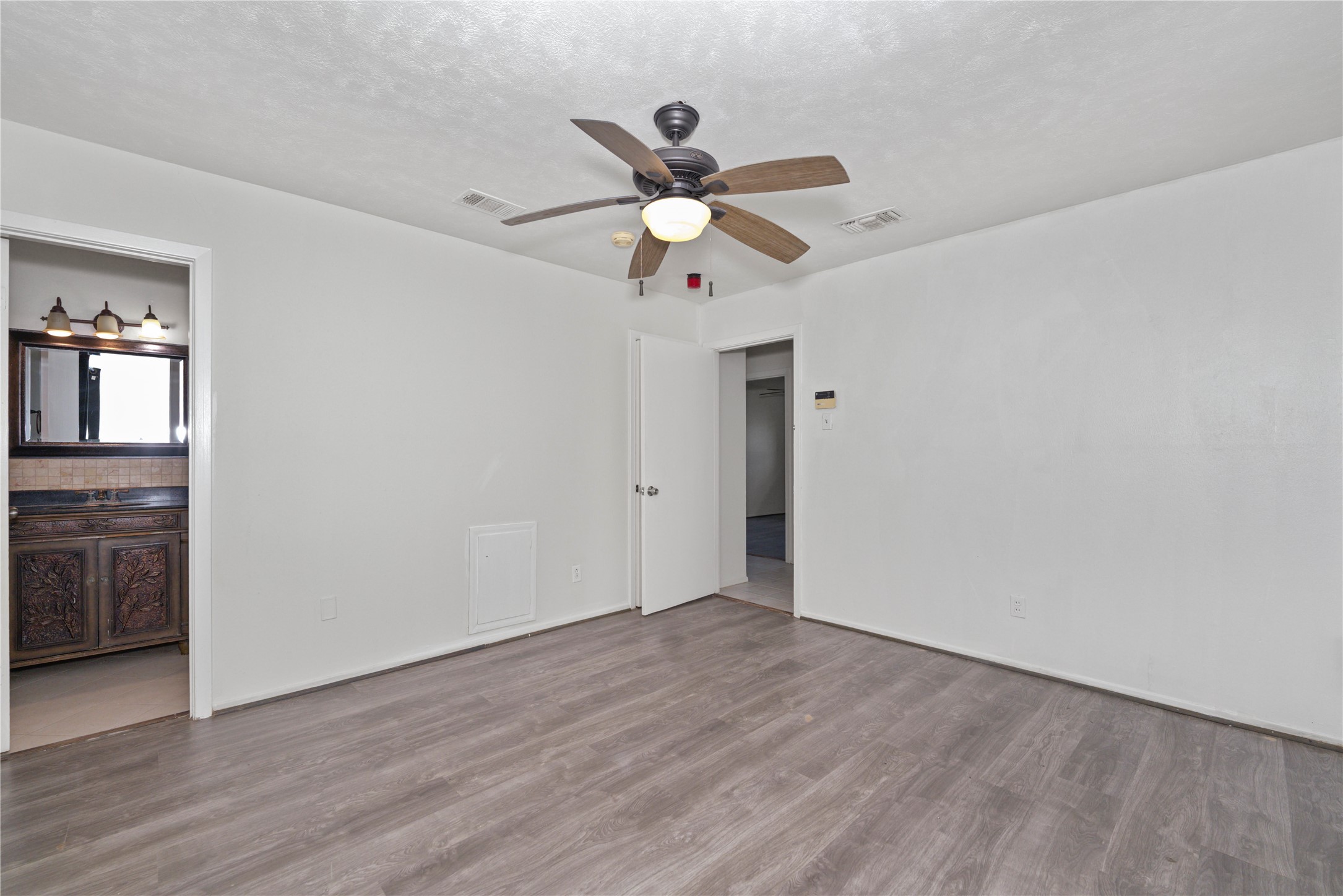 7122 Tanager Street Property Photo 29