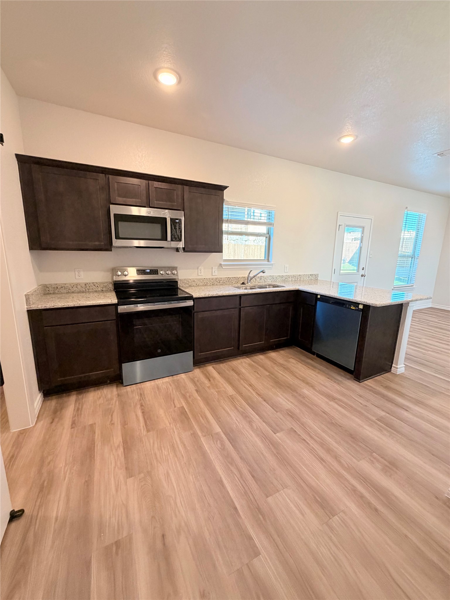 512 Adley Avenue B Property Photo 9