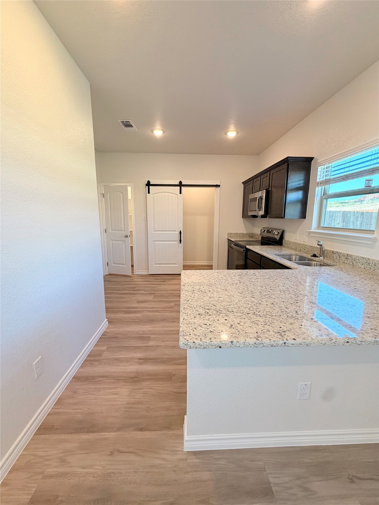 512 Adley Avenue B Property Photo 10