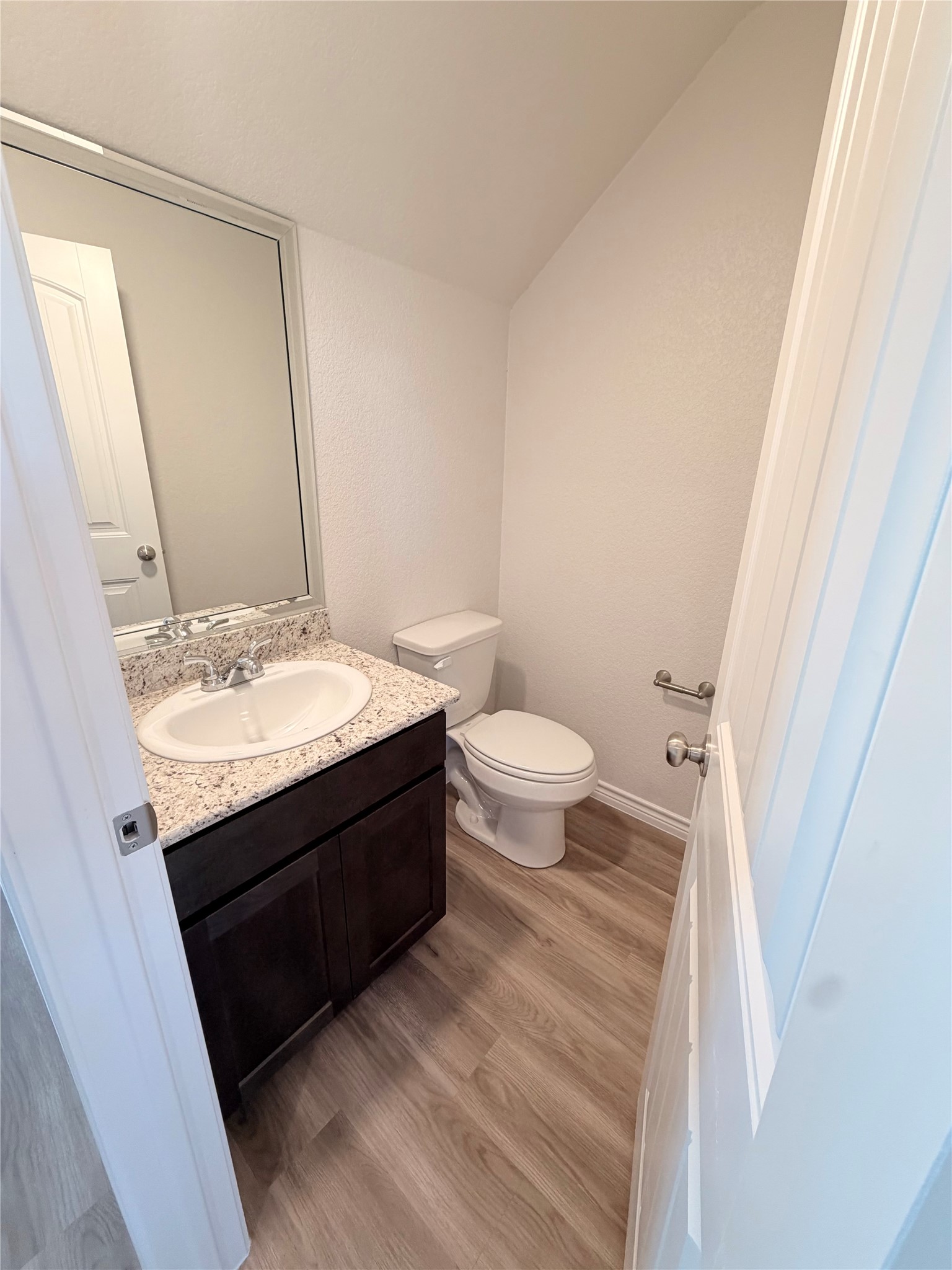 512 Adley Avenue B Property Photo 13