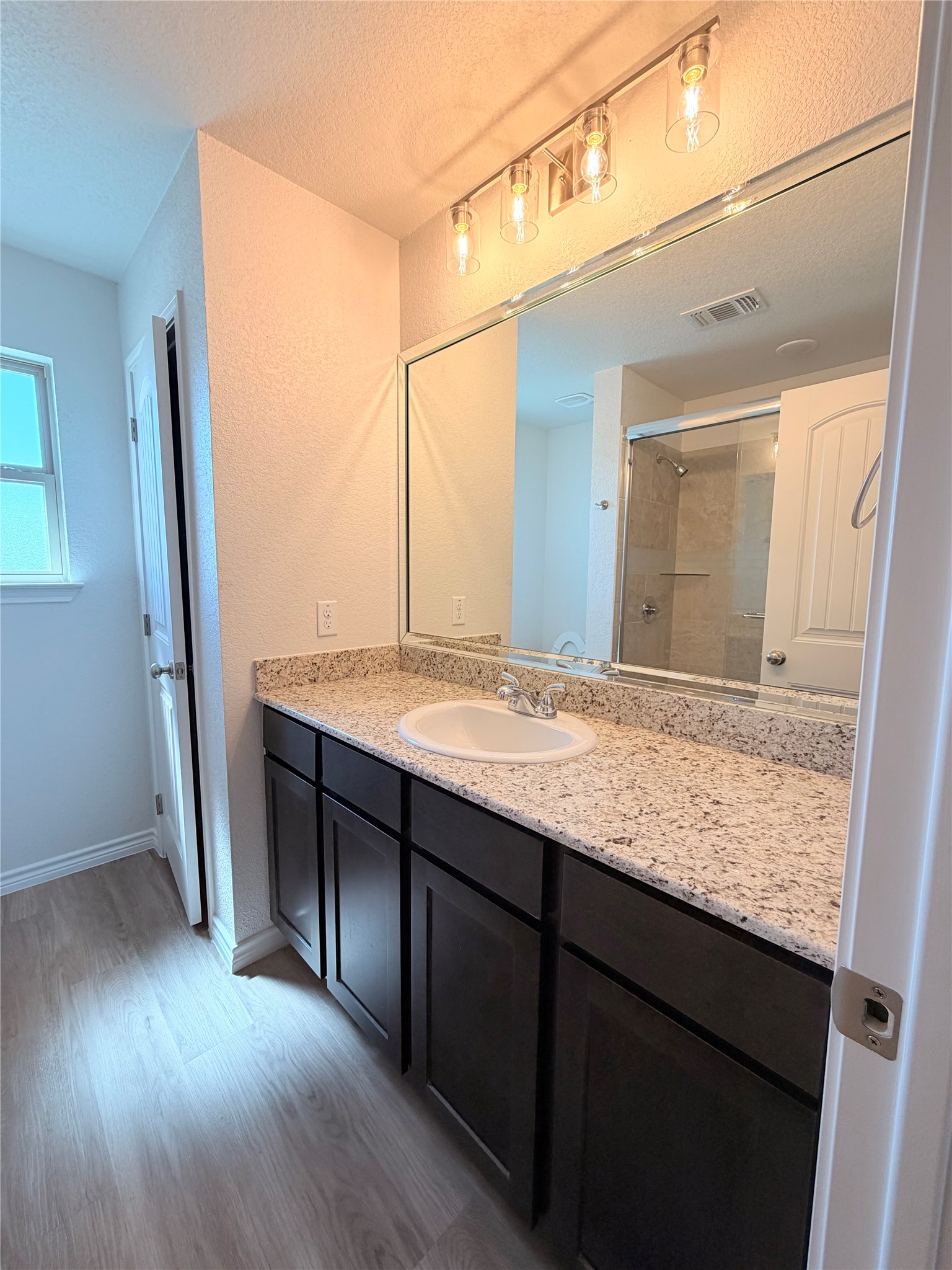 512 Adley Avenue B Property Photo 16