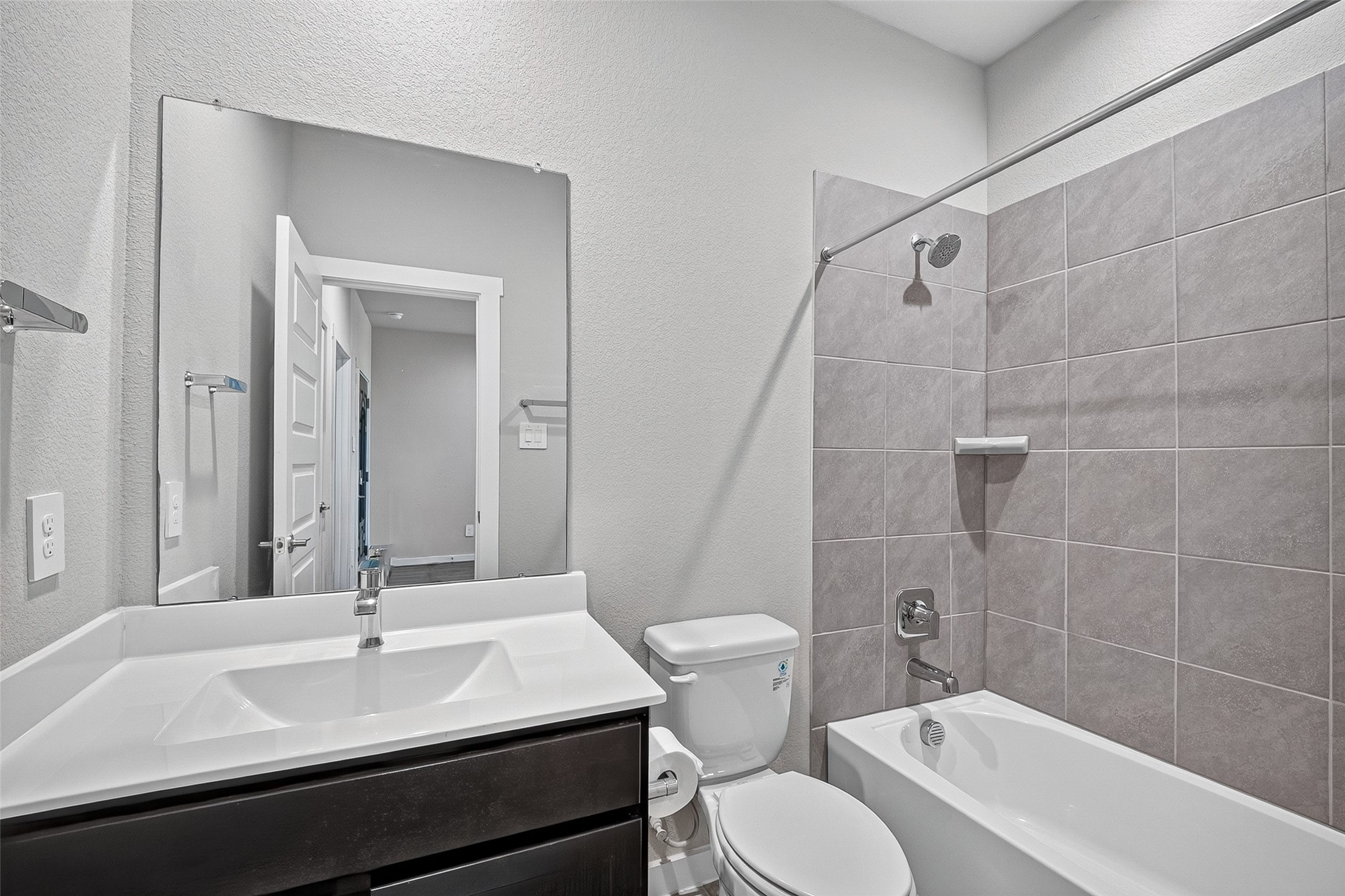 13126 Lago Acero Lane Property Photo 6