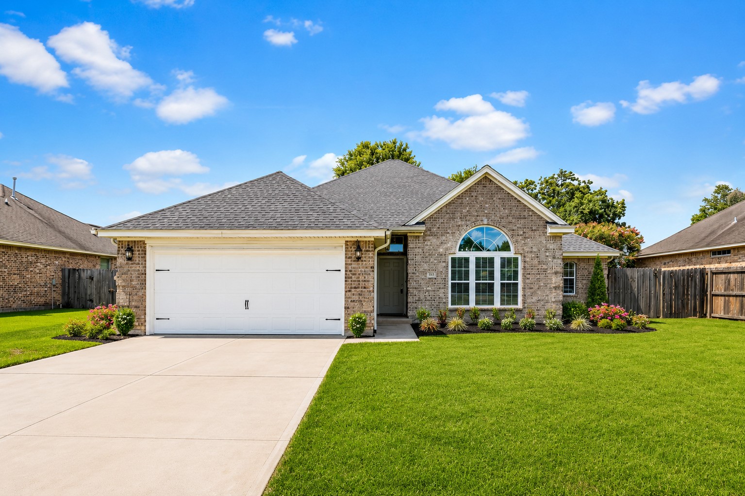 9680 N Nevada Street Property Photo 1