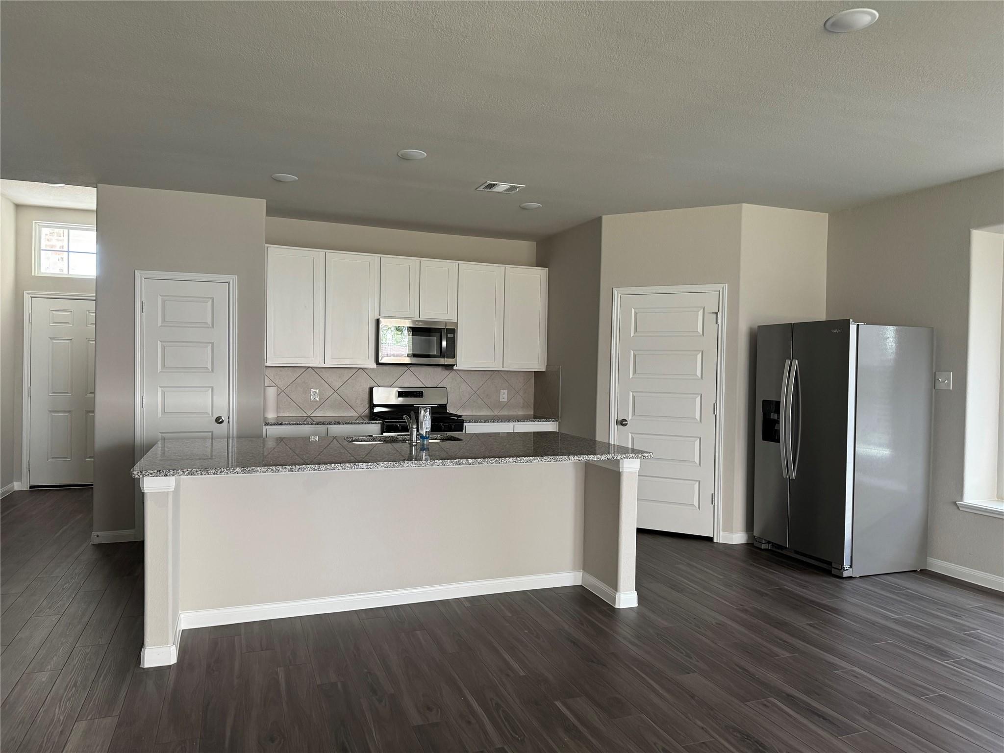 2839 Jacqueline Lane Property Photo 4