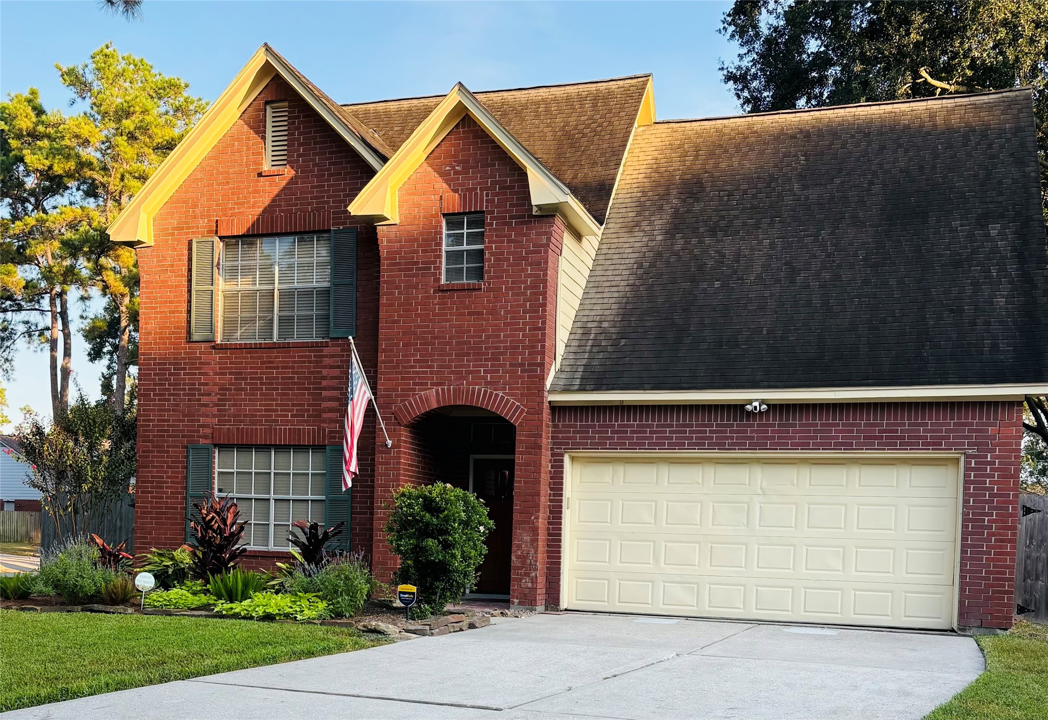 3215 Shady Maple Court Property Photo 1