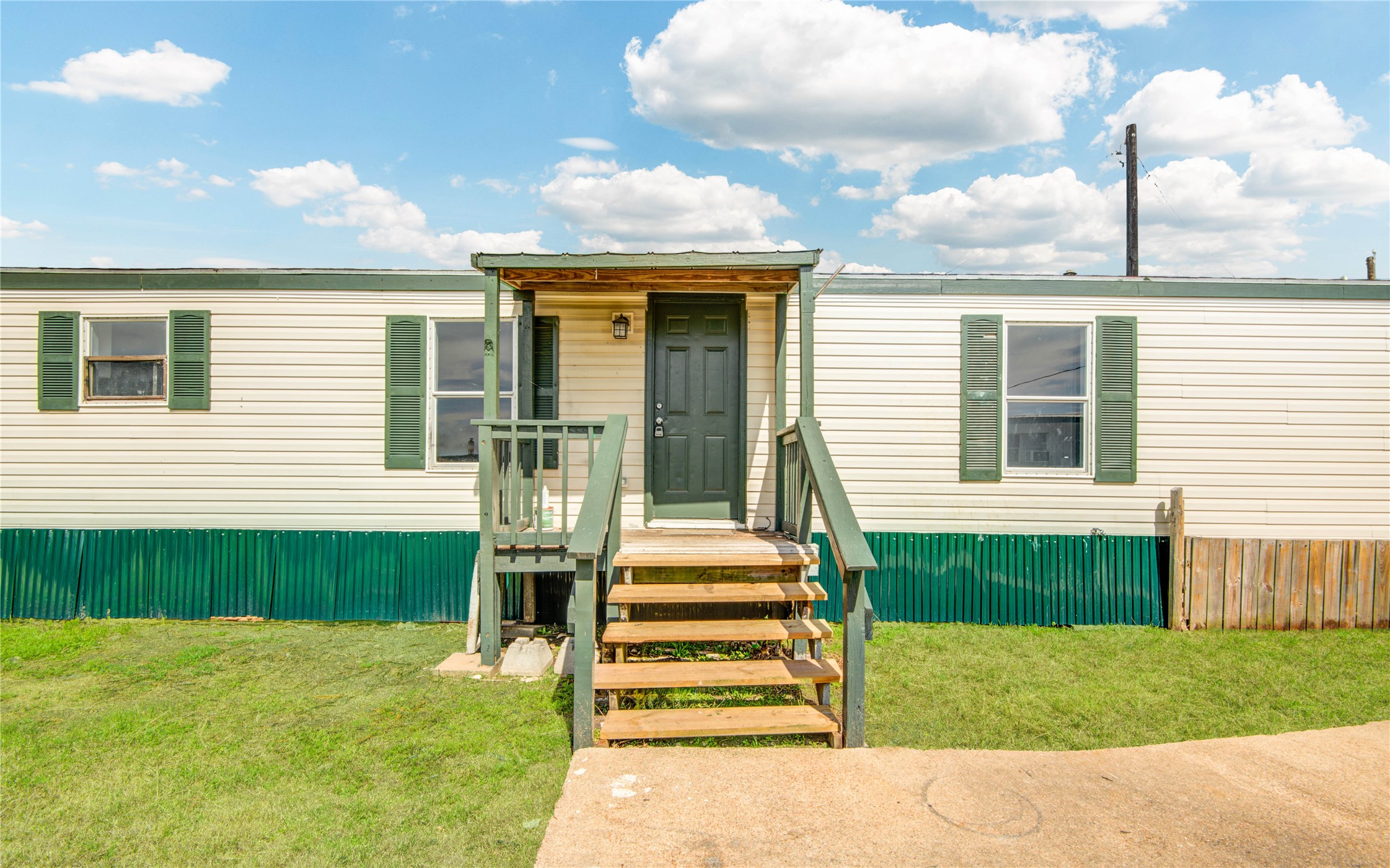 2525 Mcdonald Road Property Photo 1