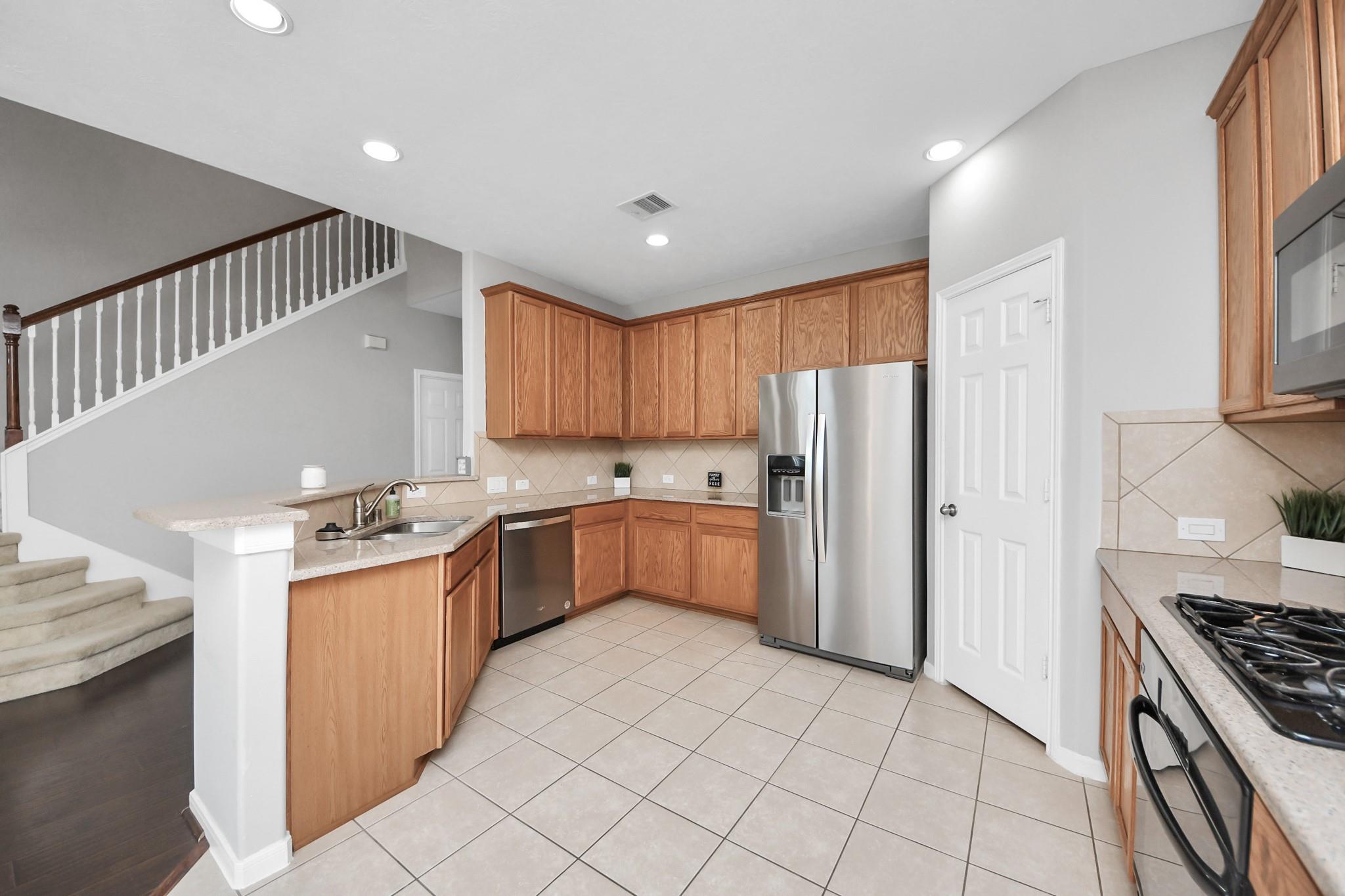 6114 Hollydale Ridge Lane Property Photo 16