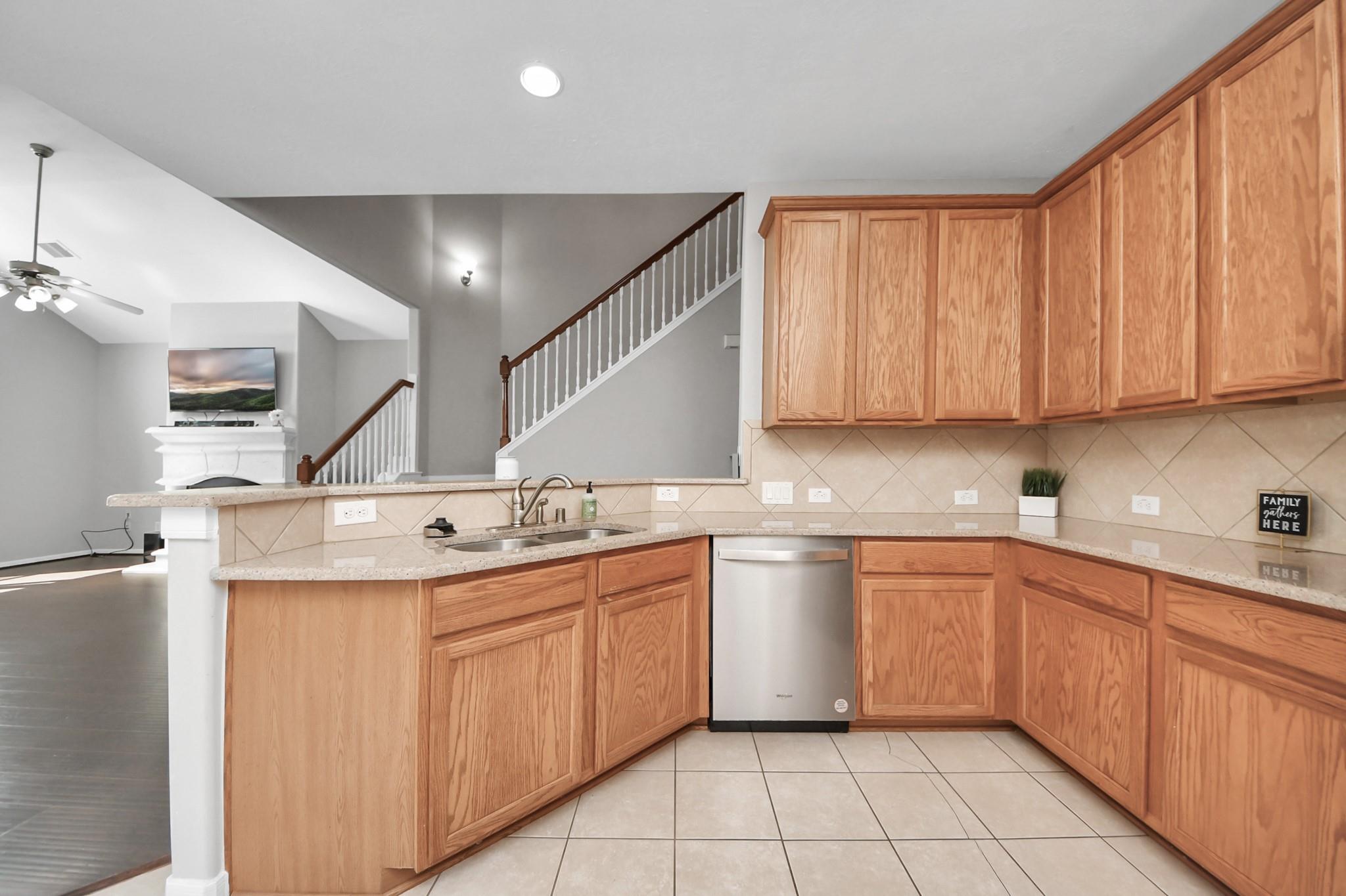 6114 Hollydale Ridge Lane Property Photo 18