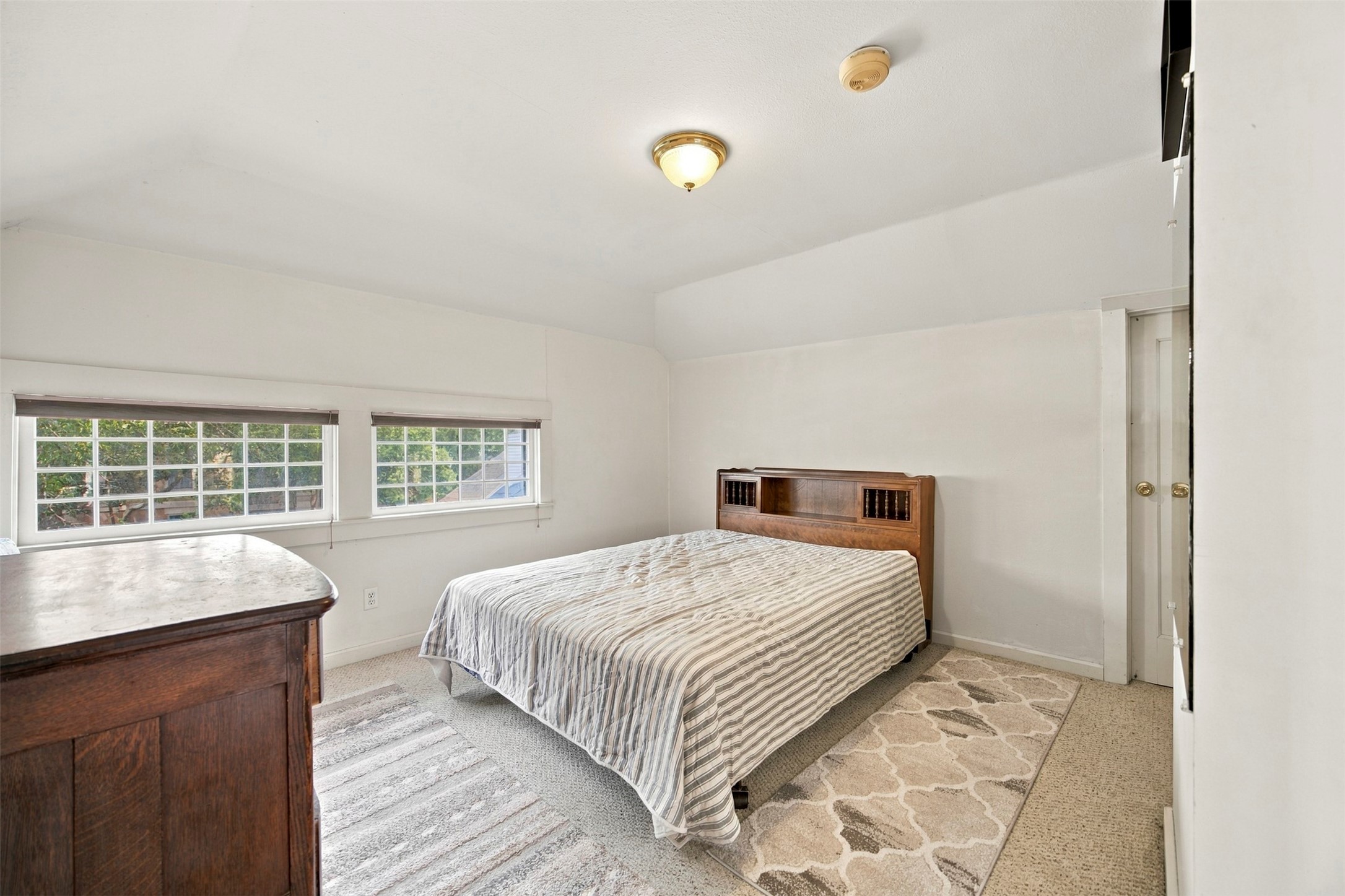 915 Saint Lawrence Street Property Photo 35