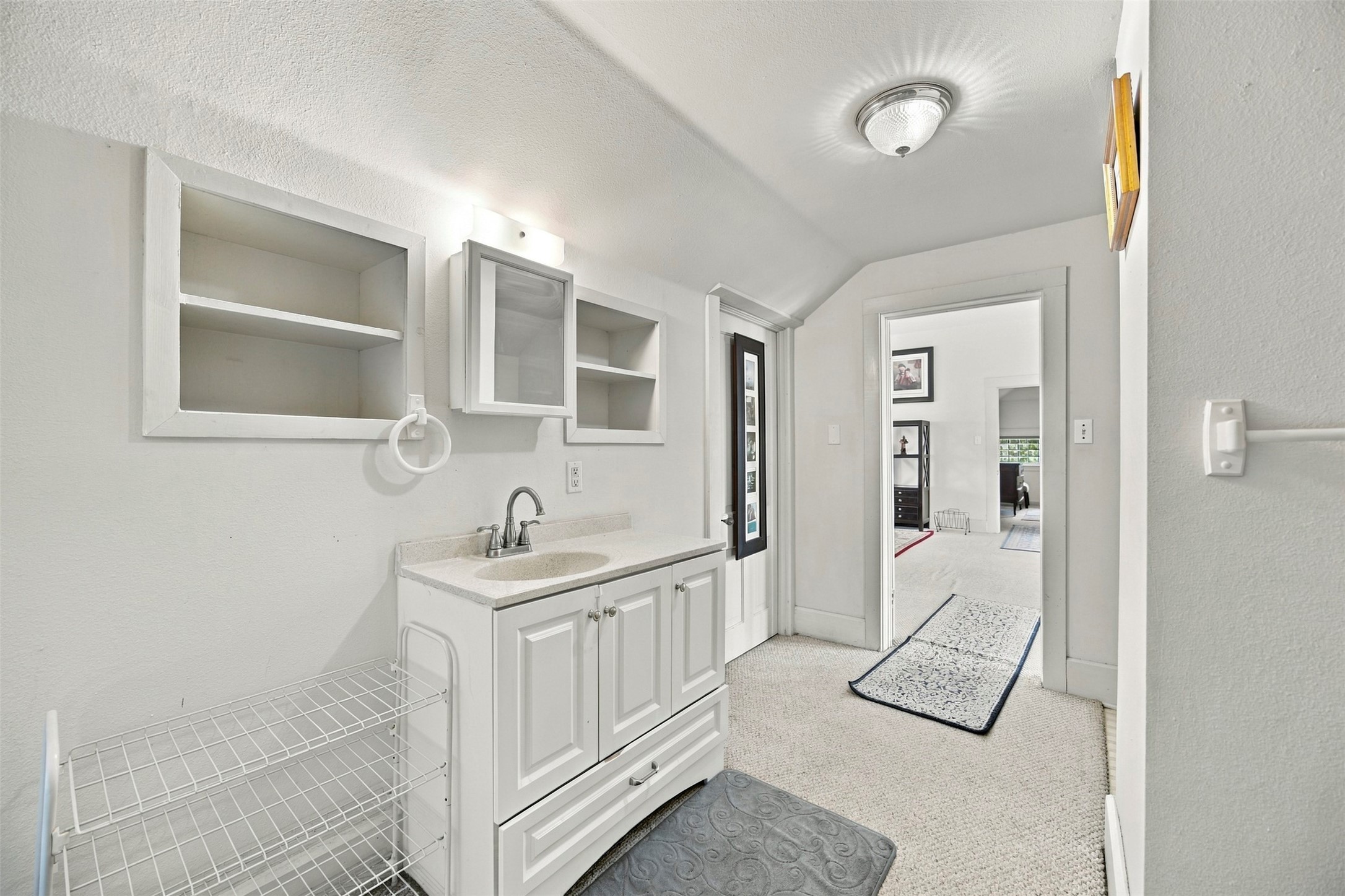915 Saint Lawrence Street Property Photo 37