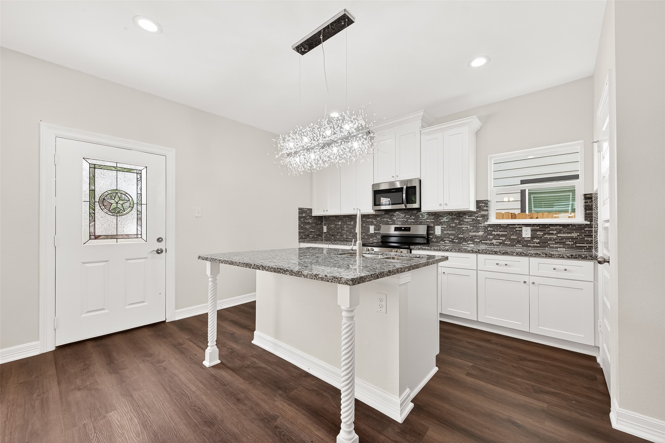 418 4th Street Property Photo 1