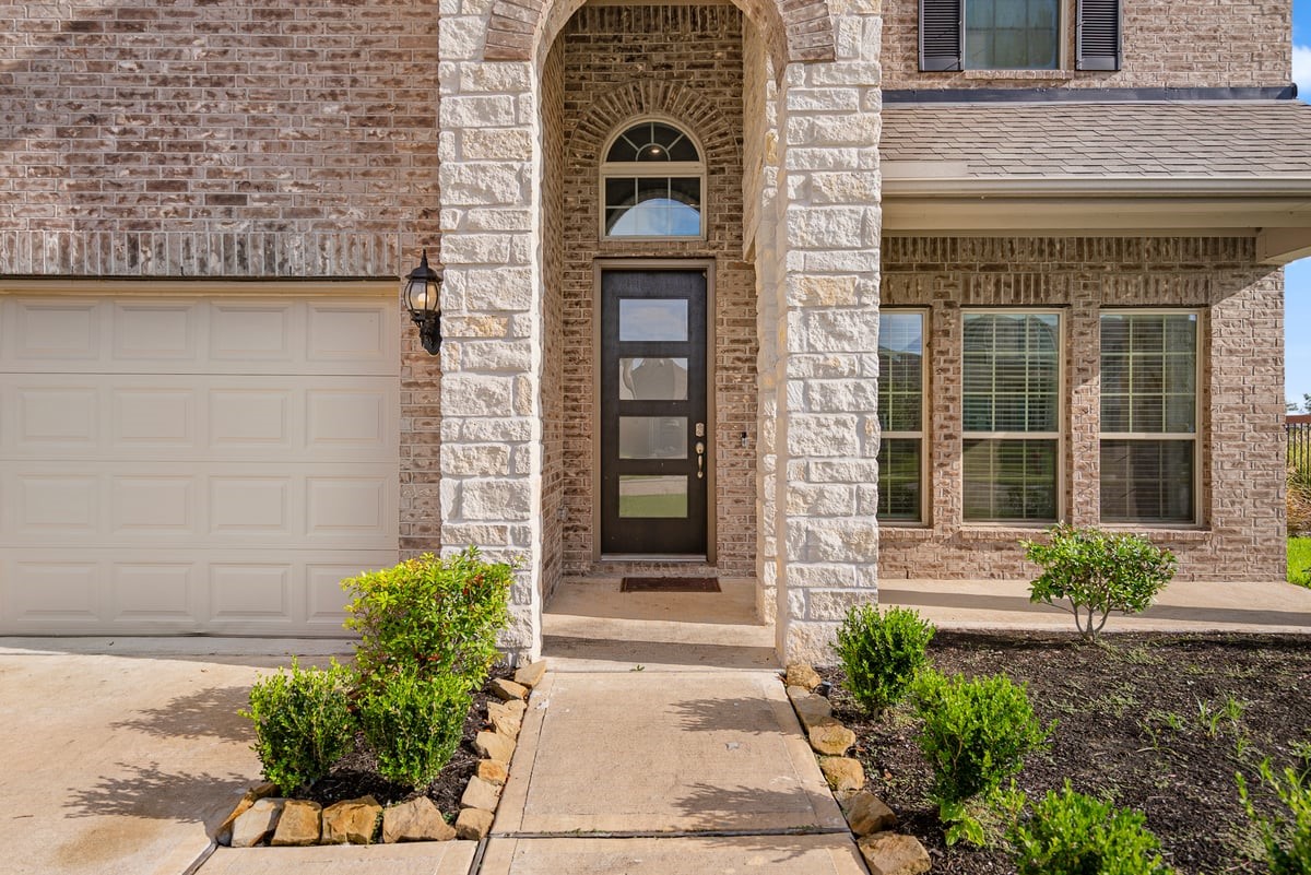 1702 Darwin Cedar Drive Property Photo 10