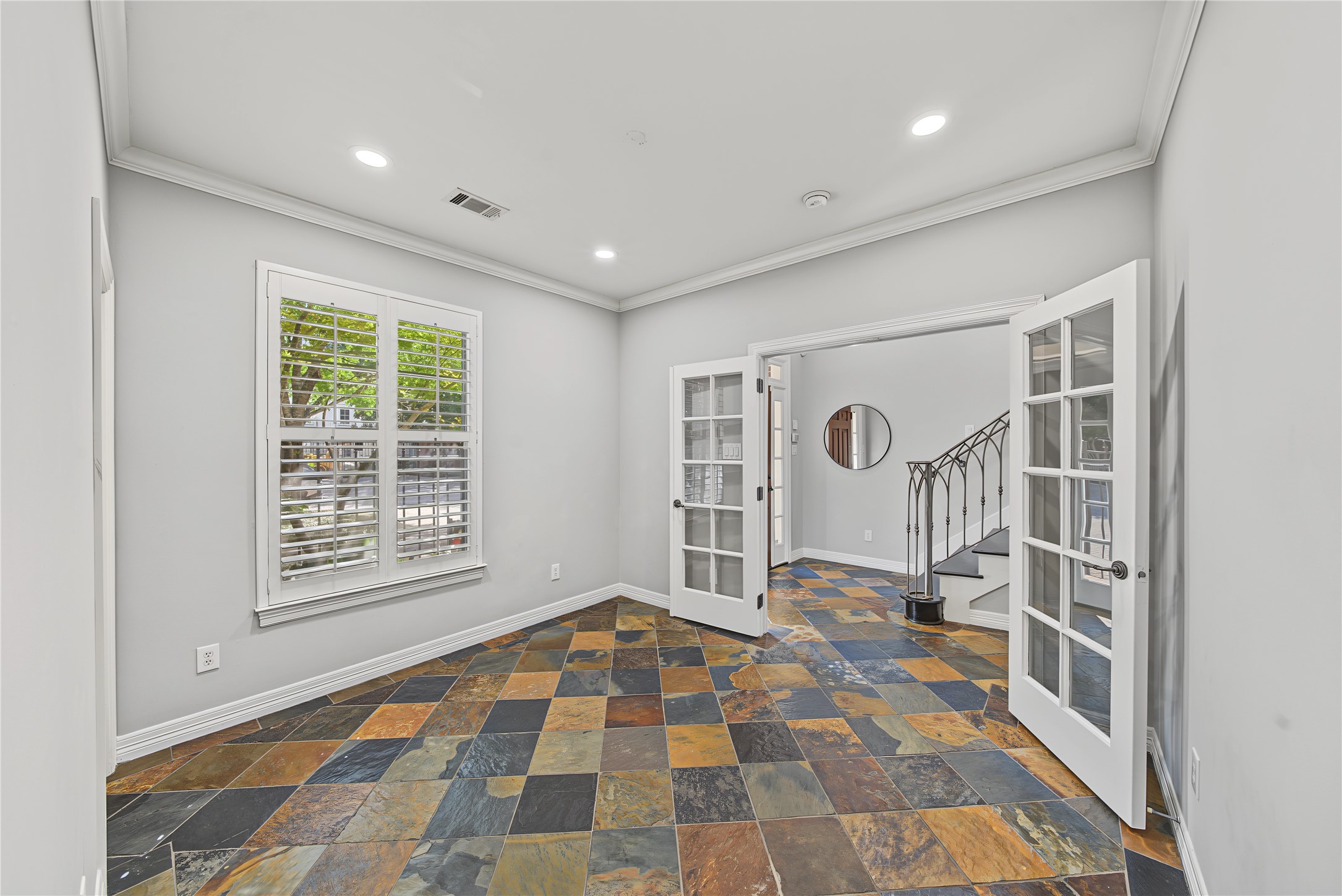 2188 Bancroft Street Property Photo 10
