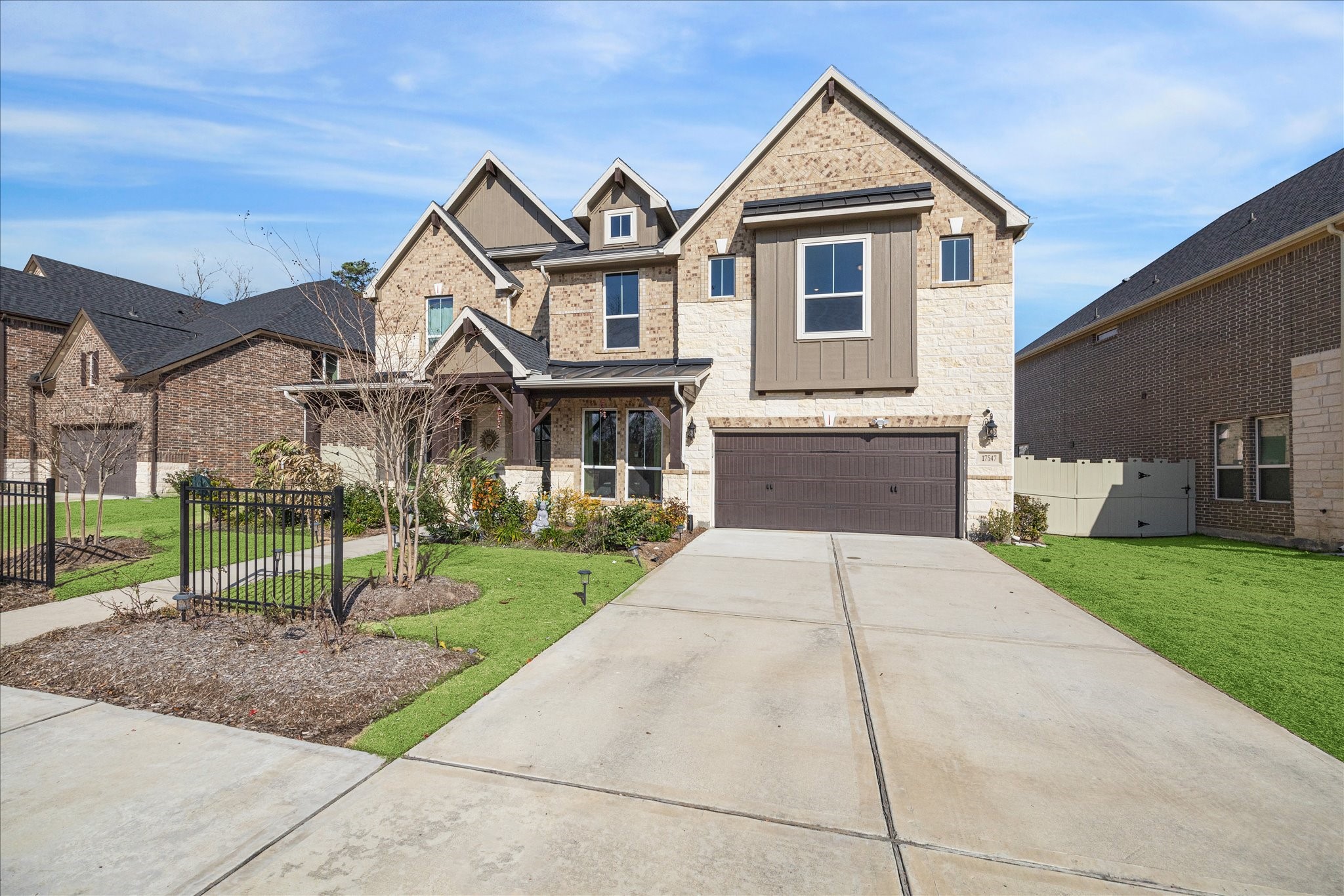 17547 Harpers Way Property Photo 1