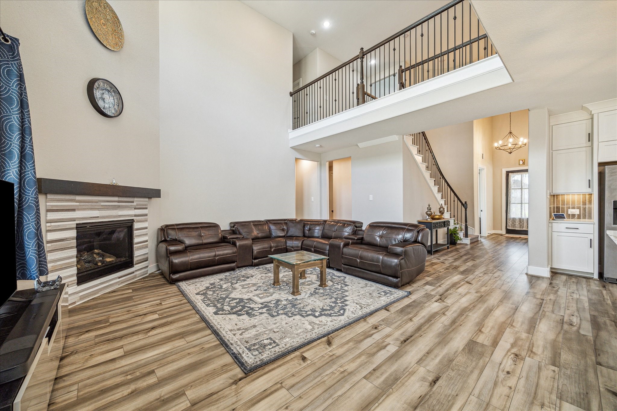 17547 Harpers Way Property Photo 8