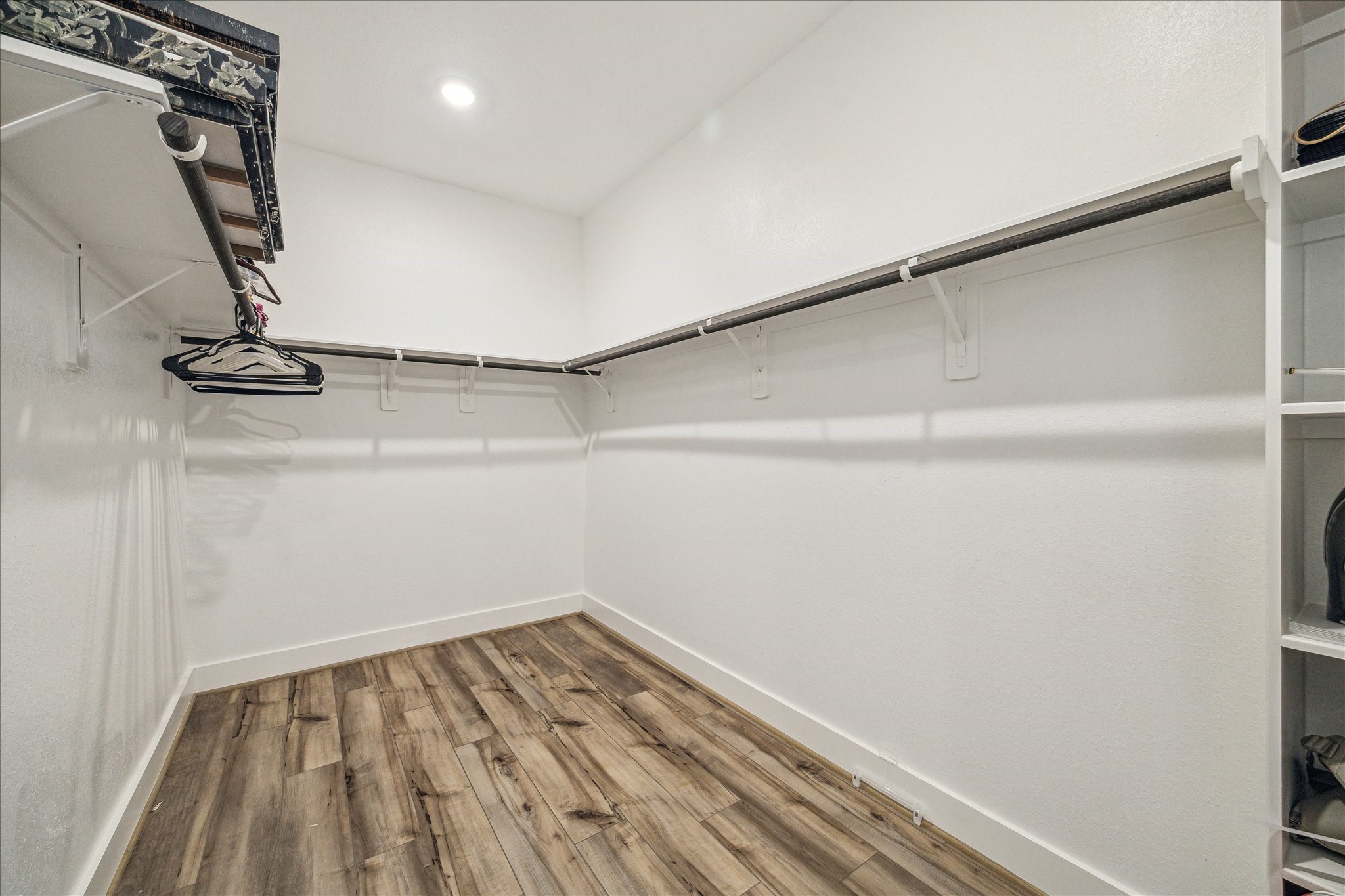 17547 Harpers Way Property Photo 19
