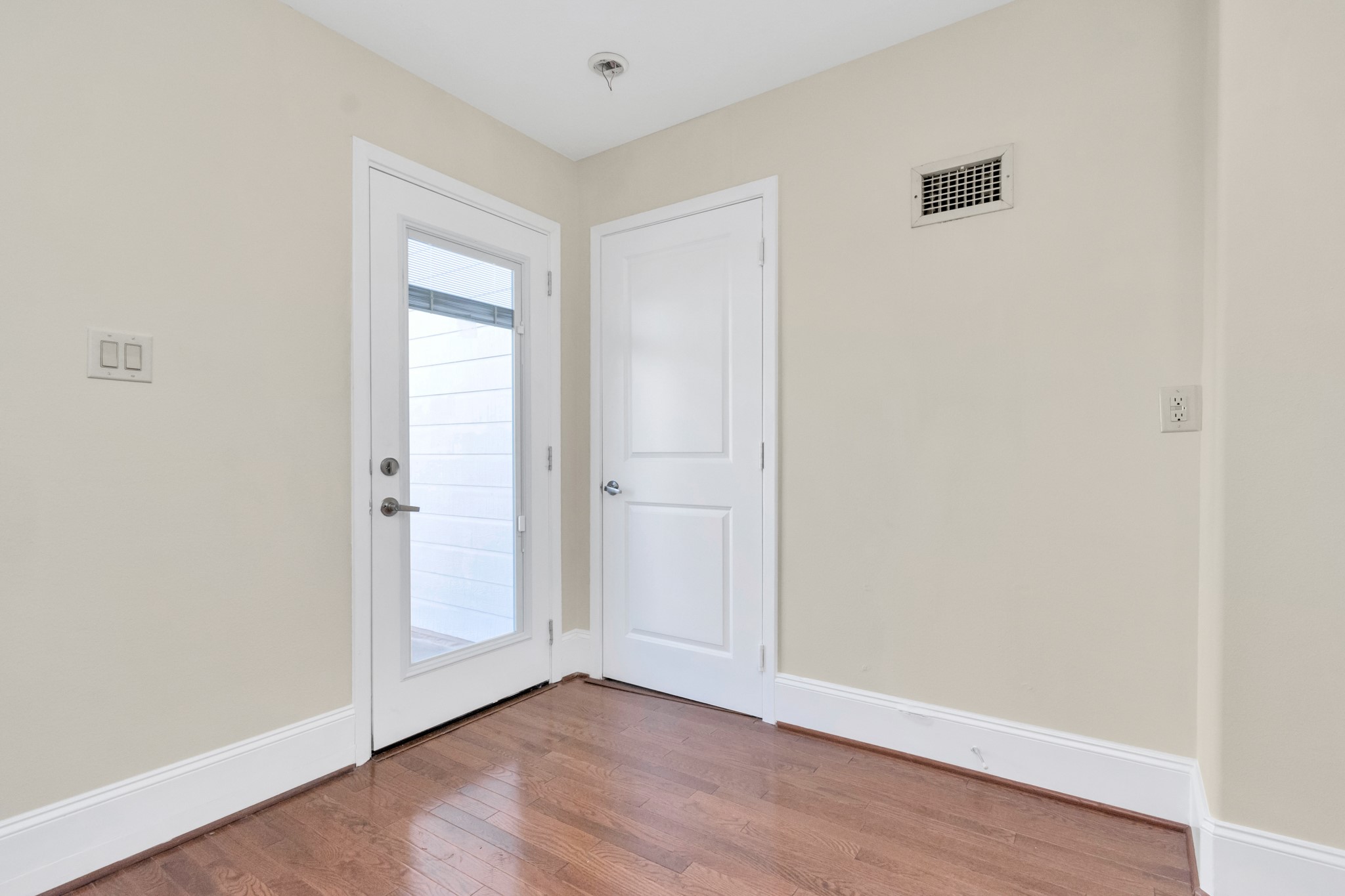 707 Saint Charles Street Property Photo 35