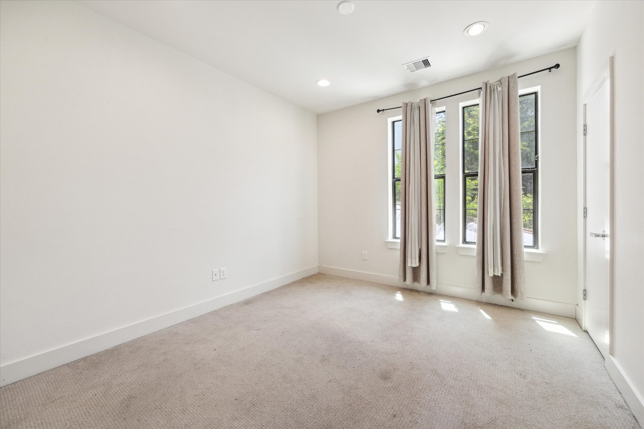 1703 Weber Street Property Photo 6
