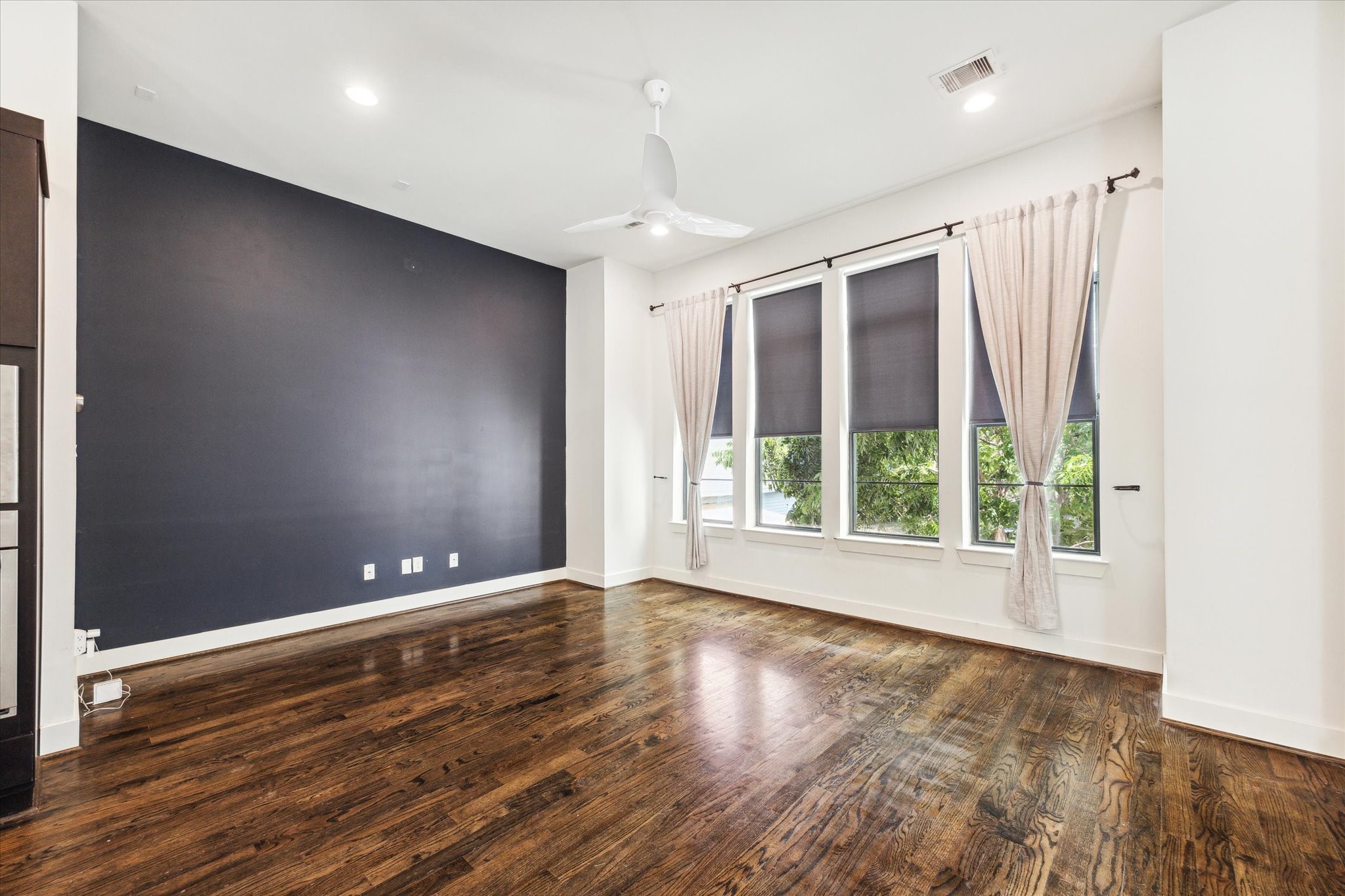 1703 Weber Street Property Photo 15
