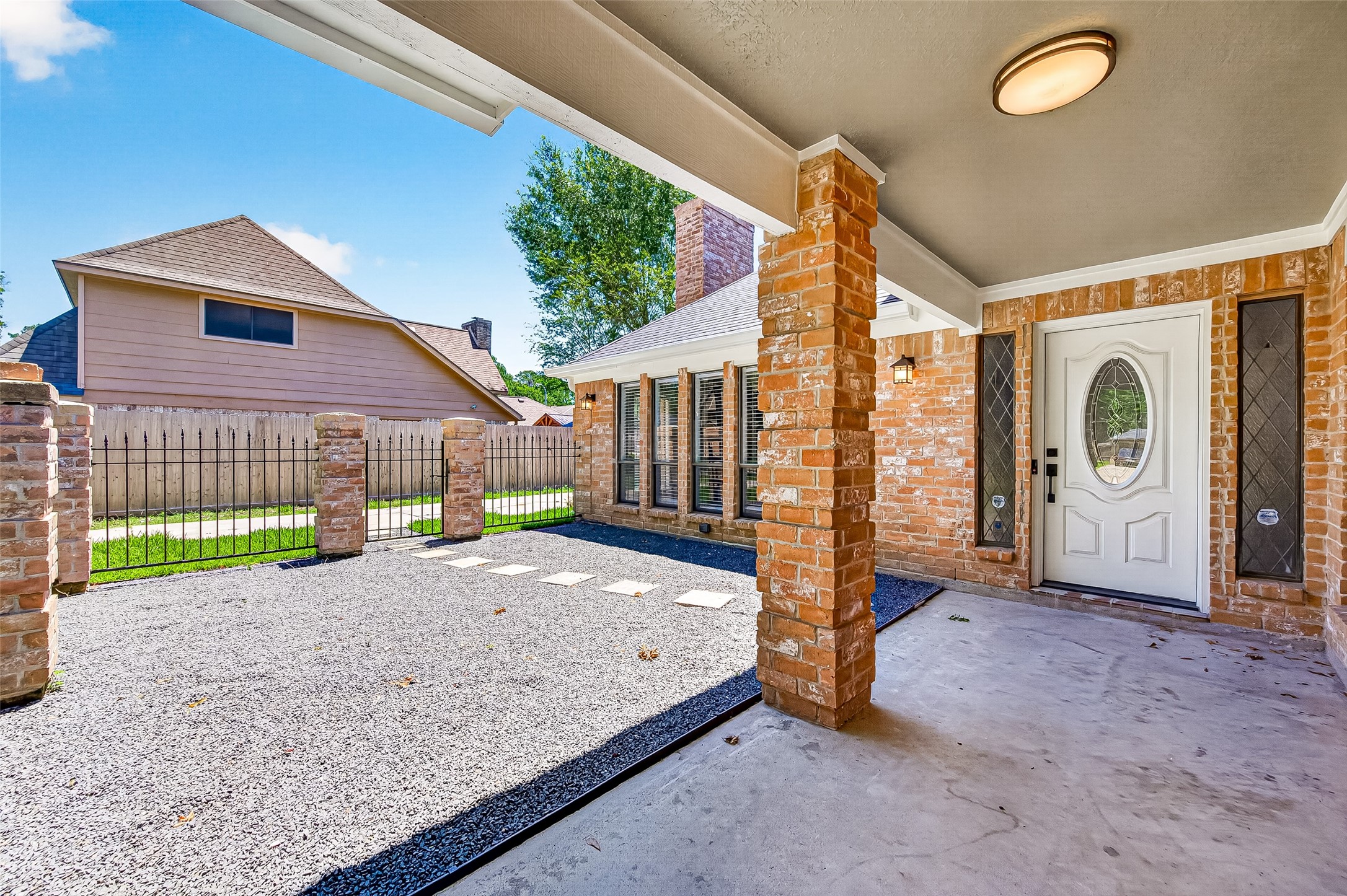 2730 Blue Glen Lane Property Photo 4