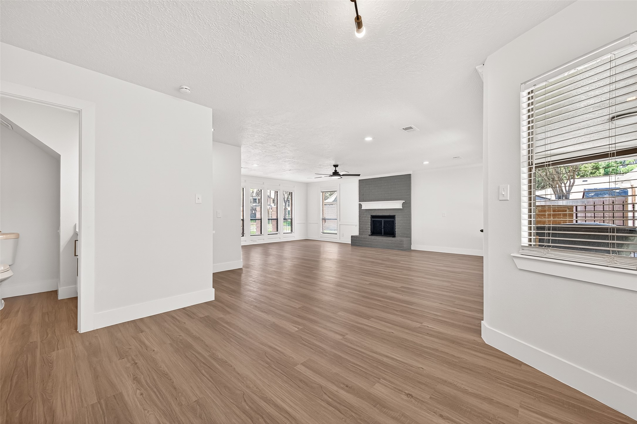 2730 Blue Glen Lane Property Photo 15