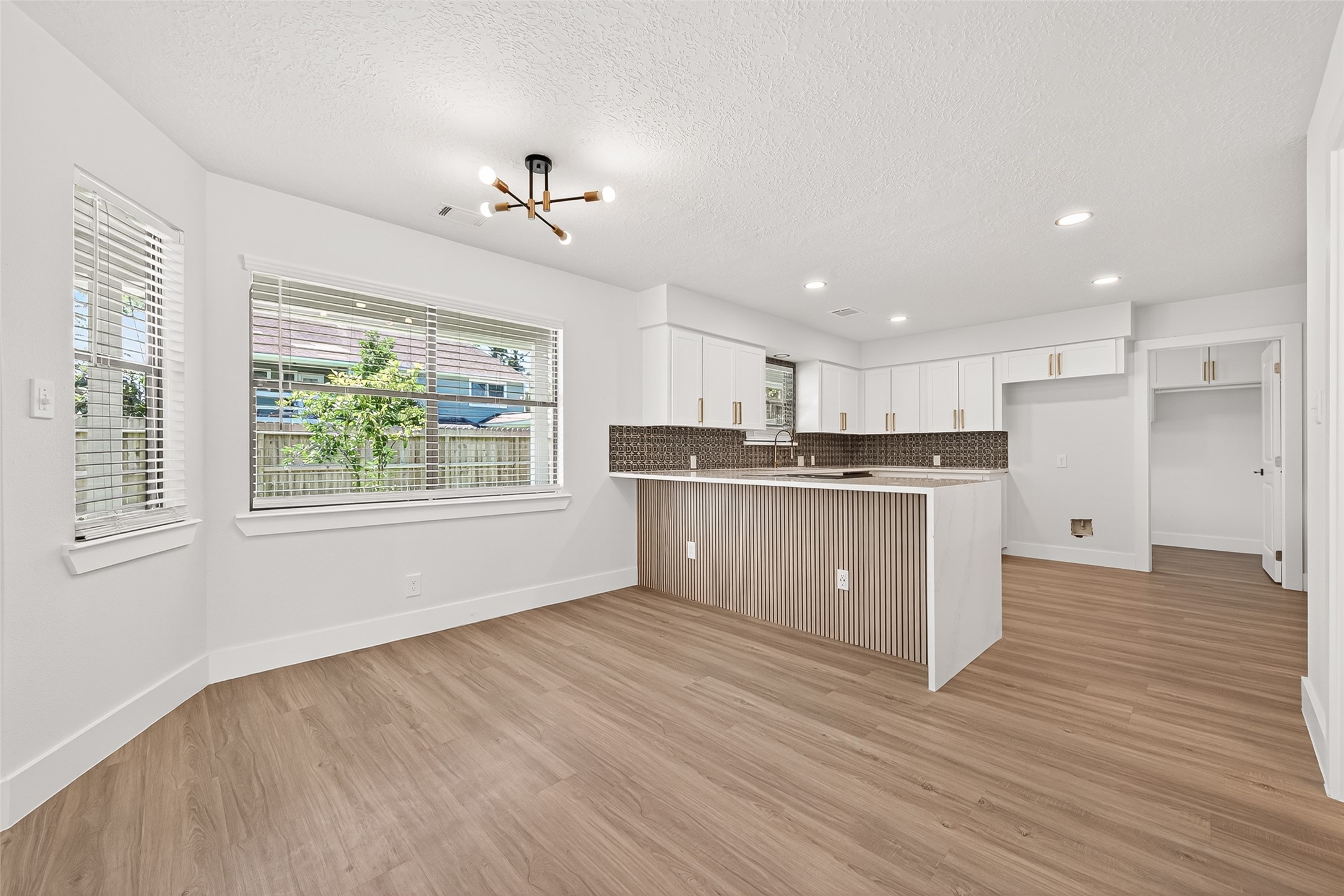 2730 Blue Glen Lane Property Photo 17