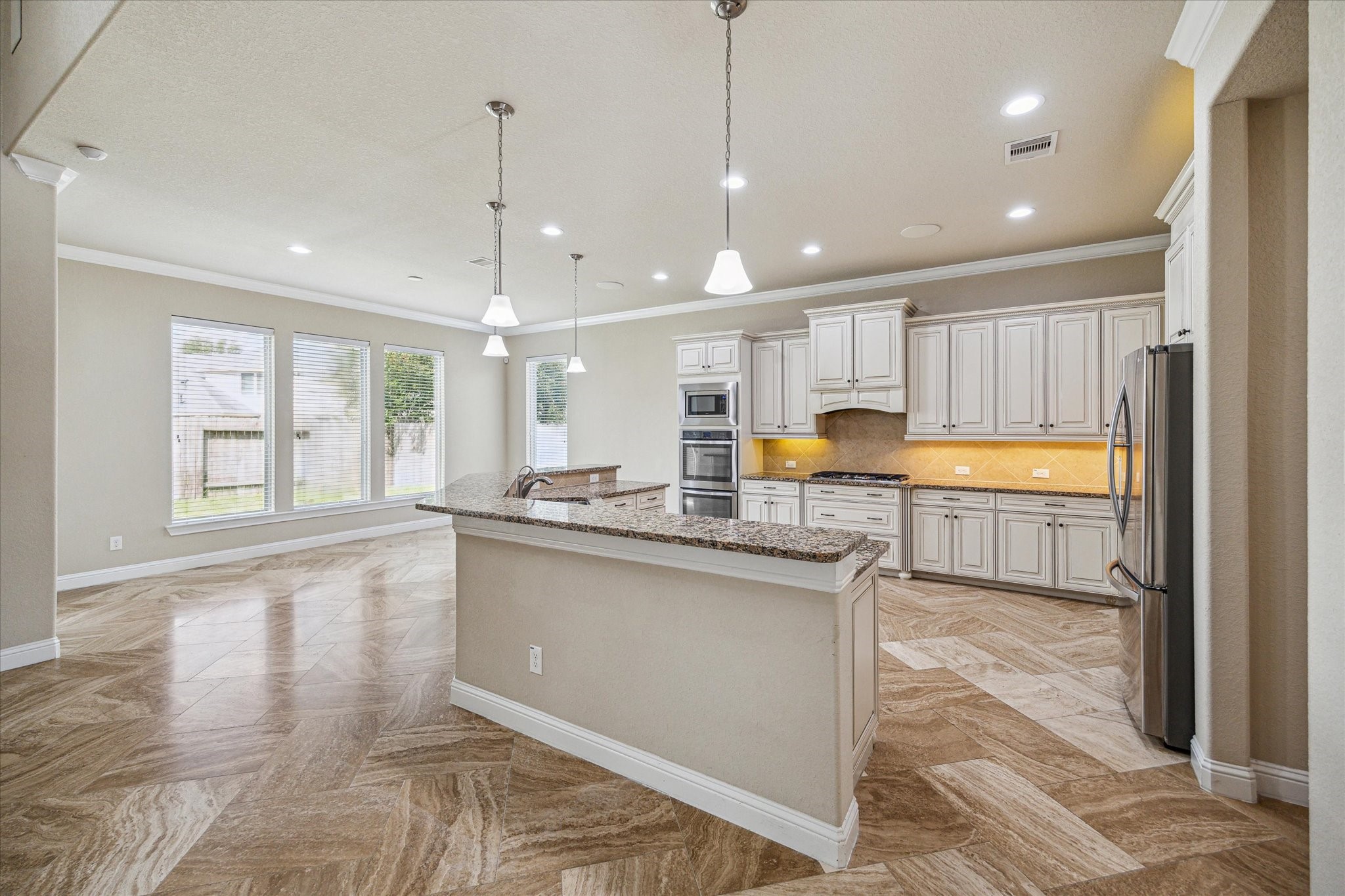 16227 Latticevine Property Photo 9