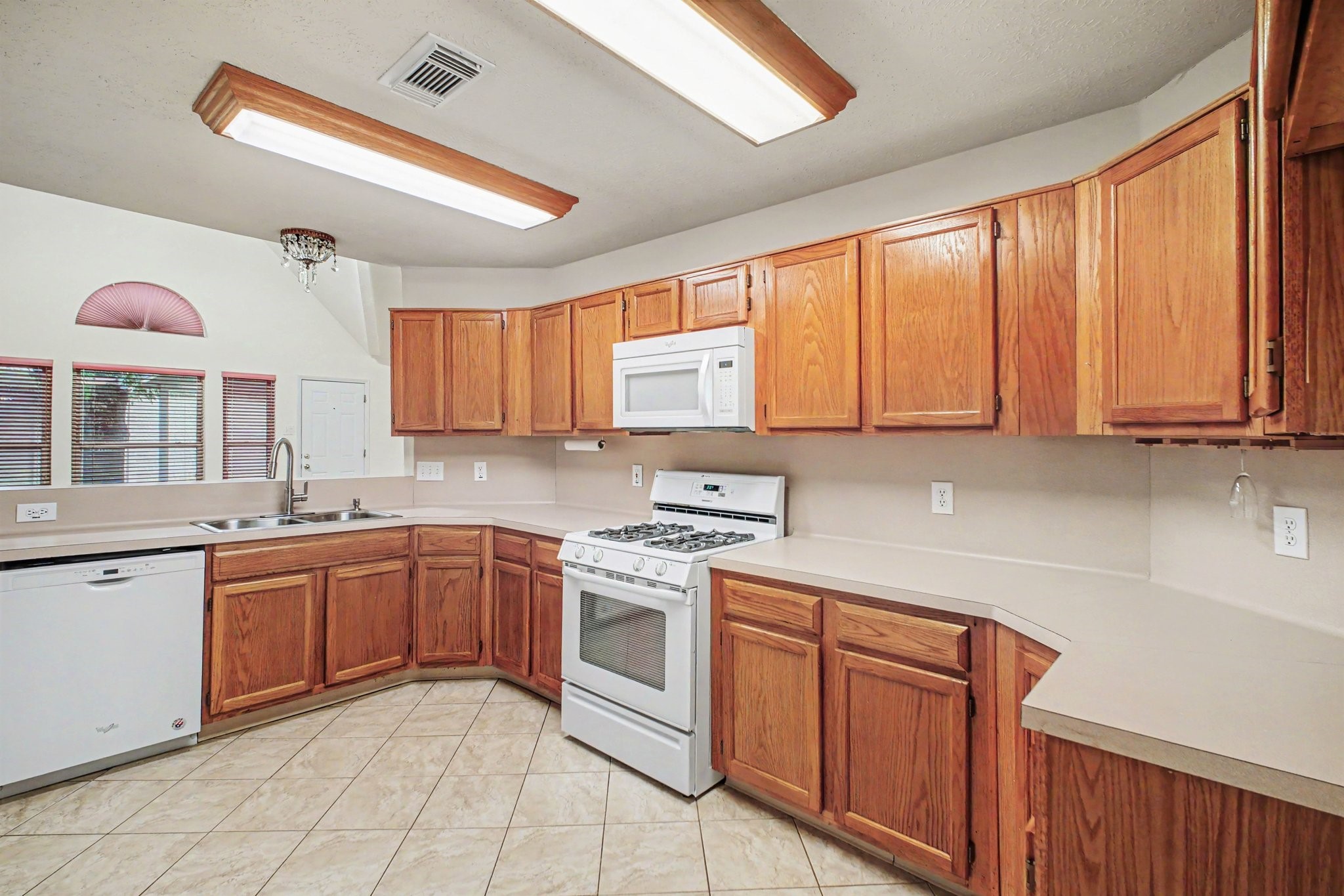 3234 Lee Circle Property Photo 18