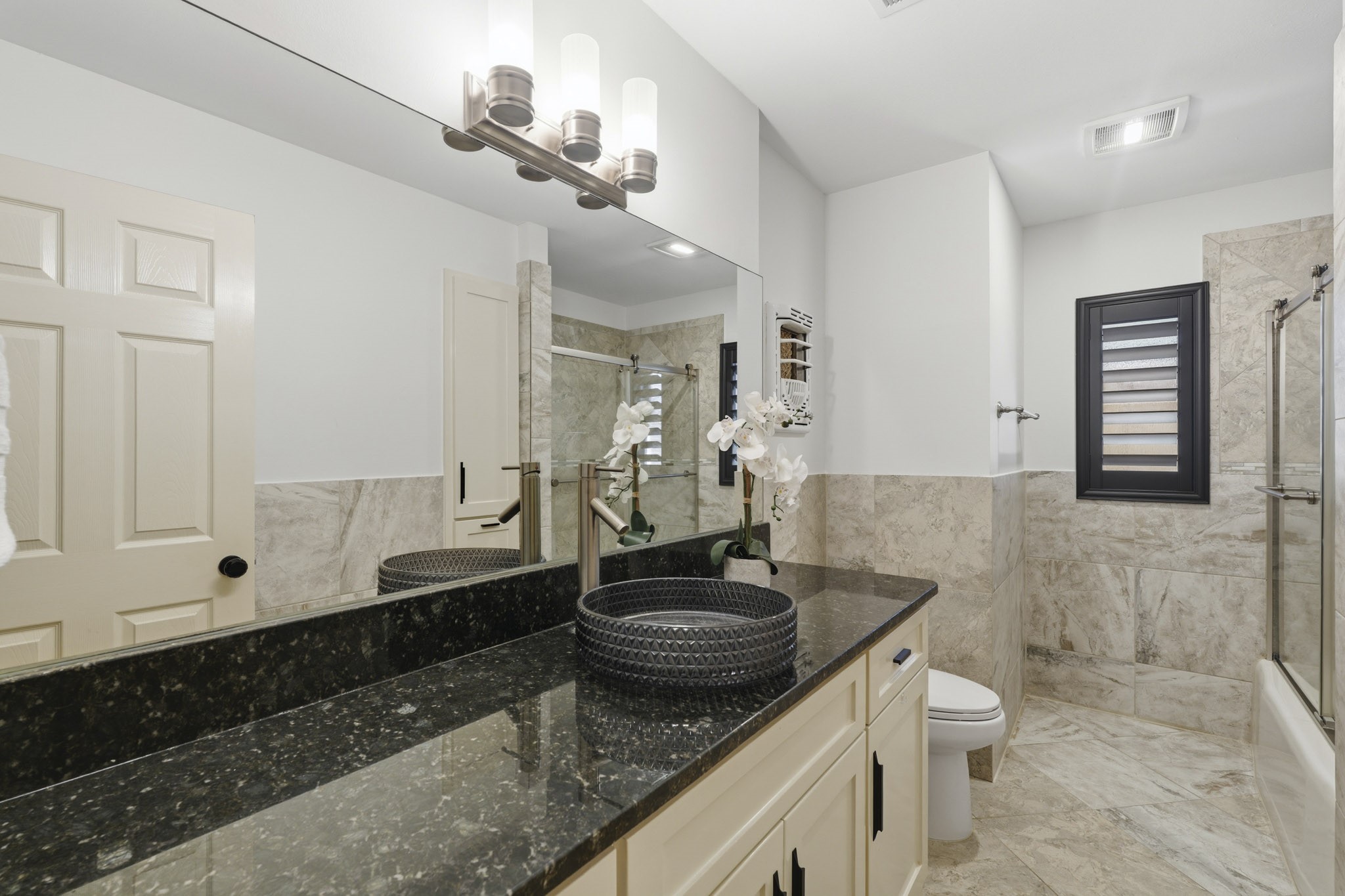 2302 Chimney Rock Road Property Photo 21
