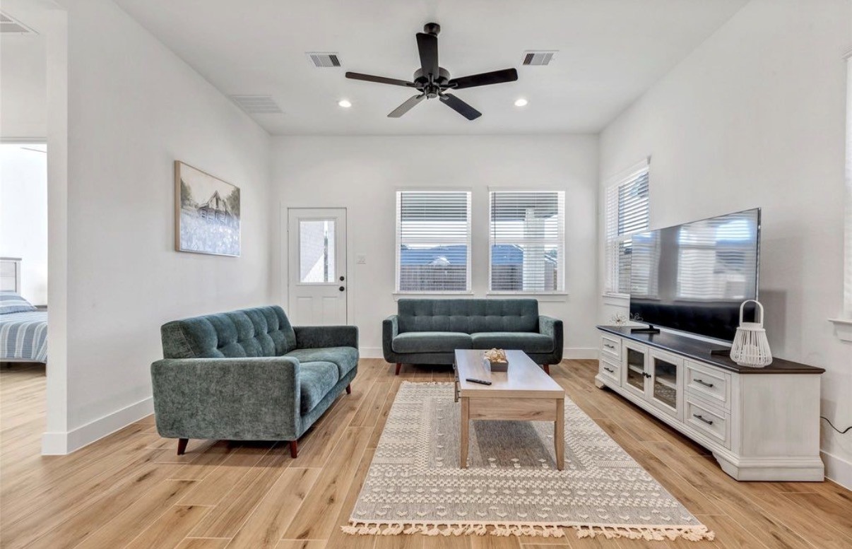 12857 Meadow Wind Way Property Photo 8