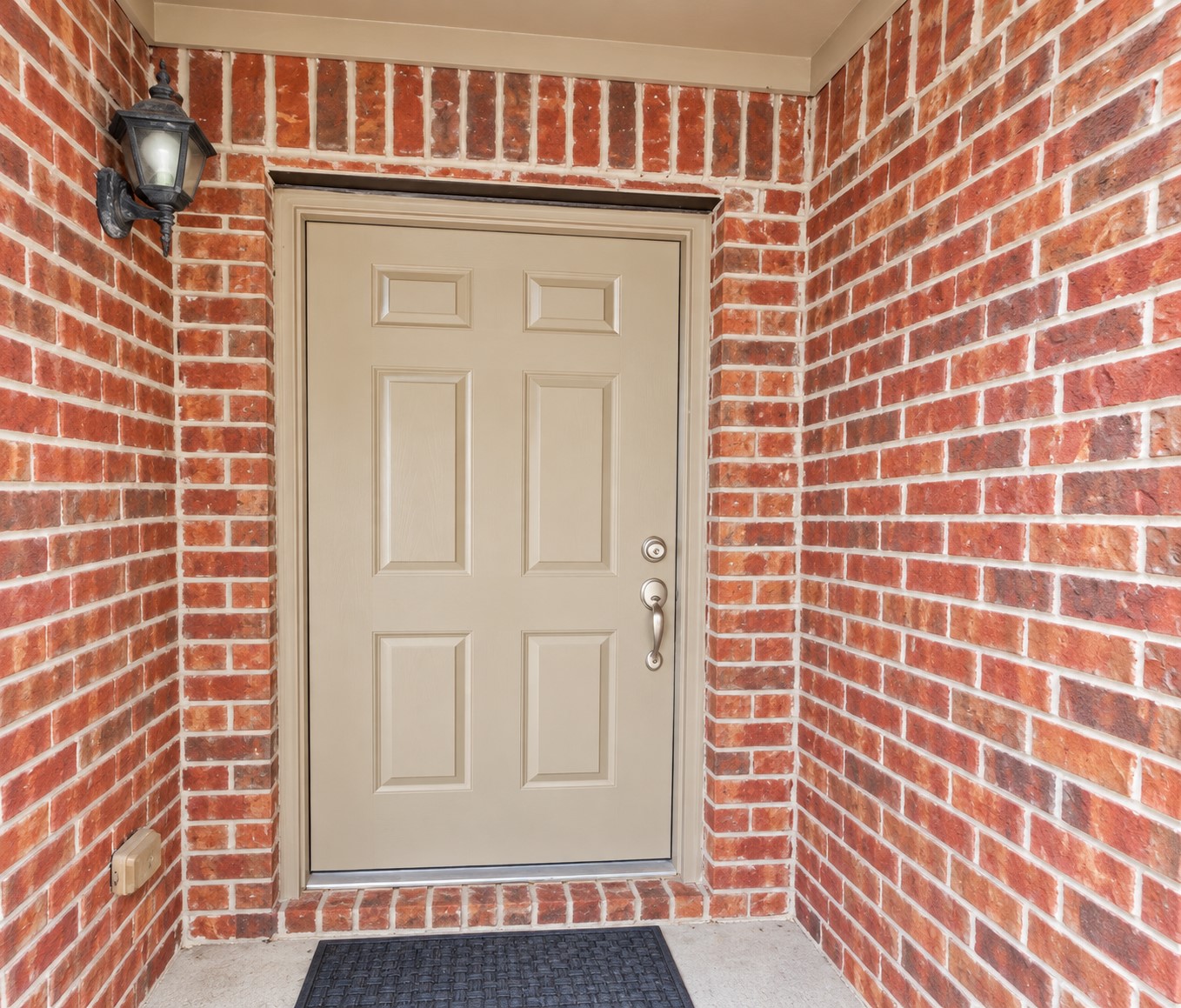 1107 Honeysuckle Vine Drive Property Photo 3
