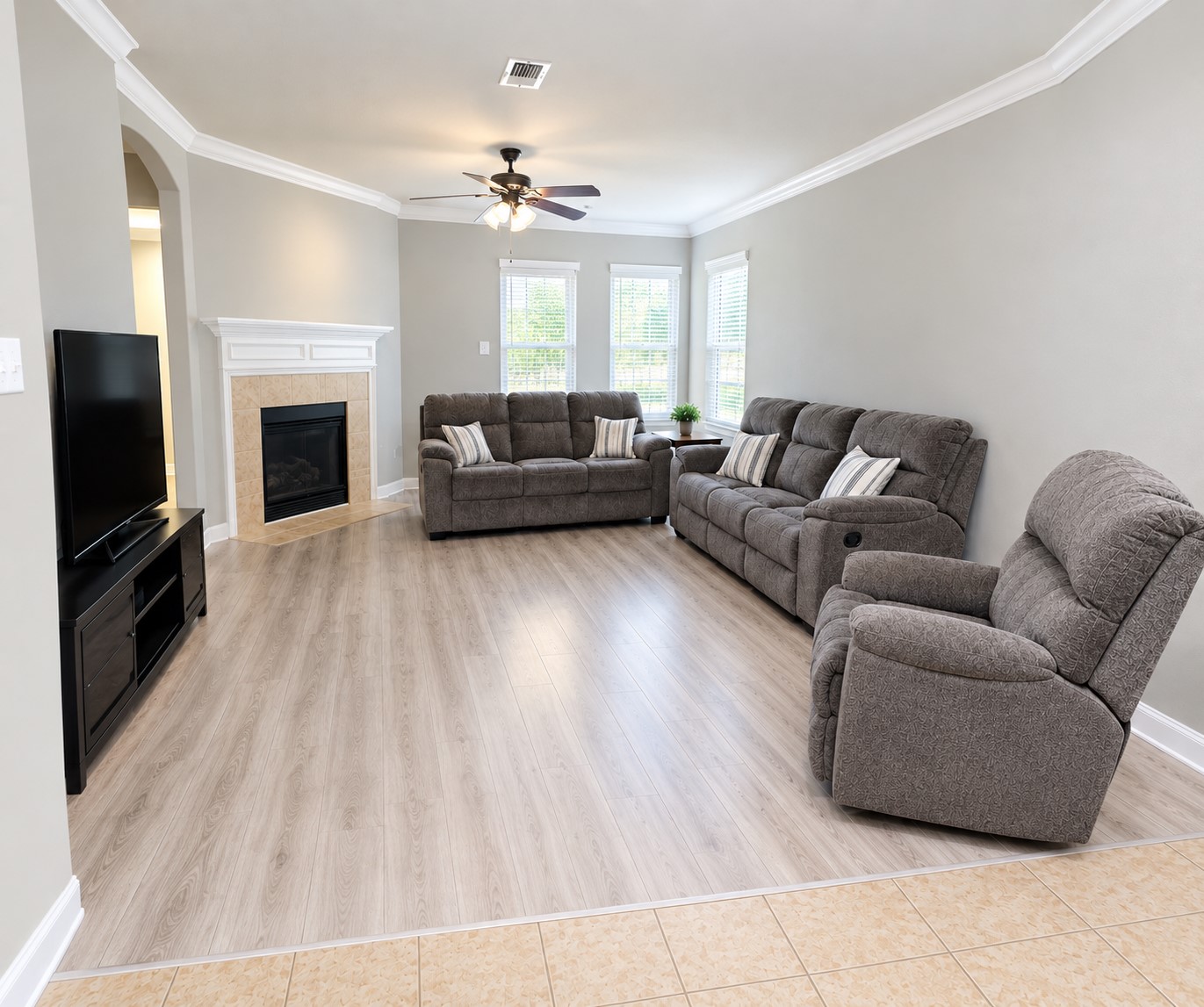1107 Honeysuckle Vine Drive Property Photo 5