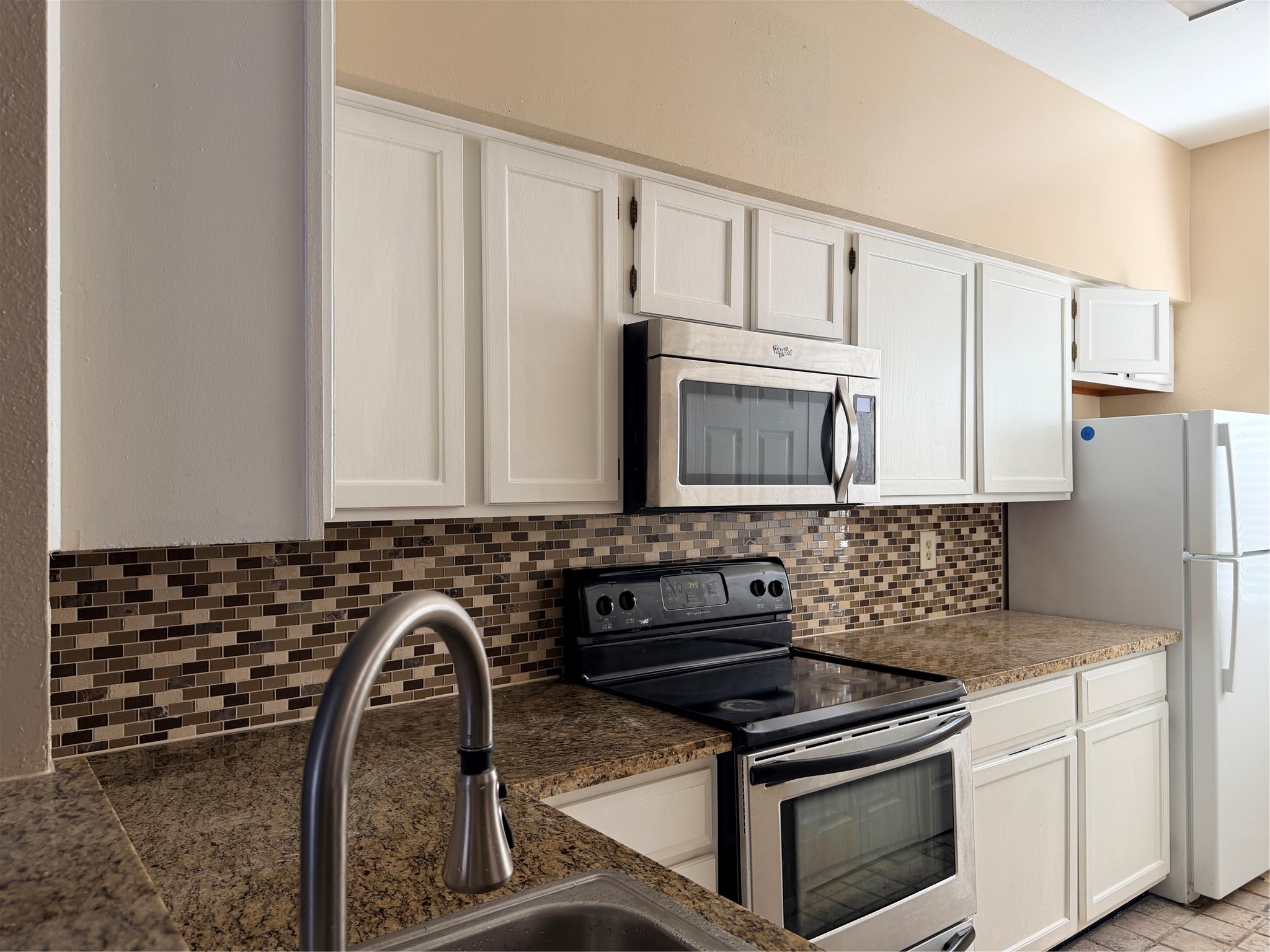 7637 Cambridge Street 7637 Property Photo 4