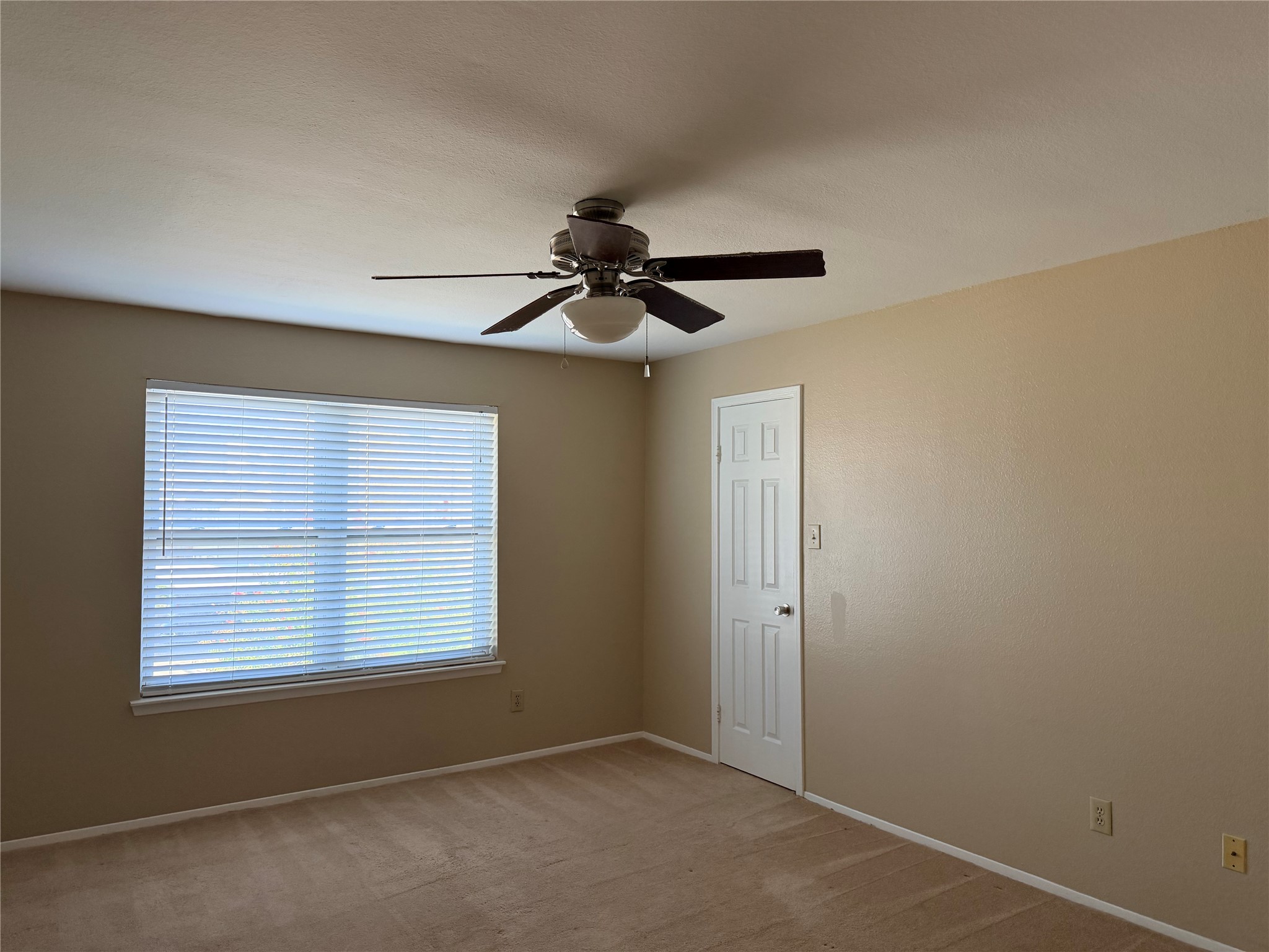 7637 Cambridge Street 7637 Property Photo 5