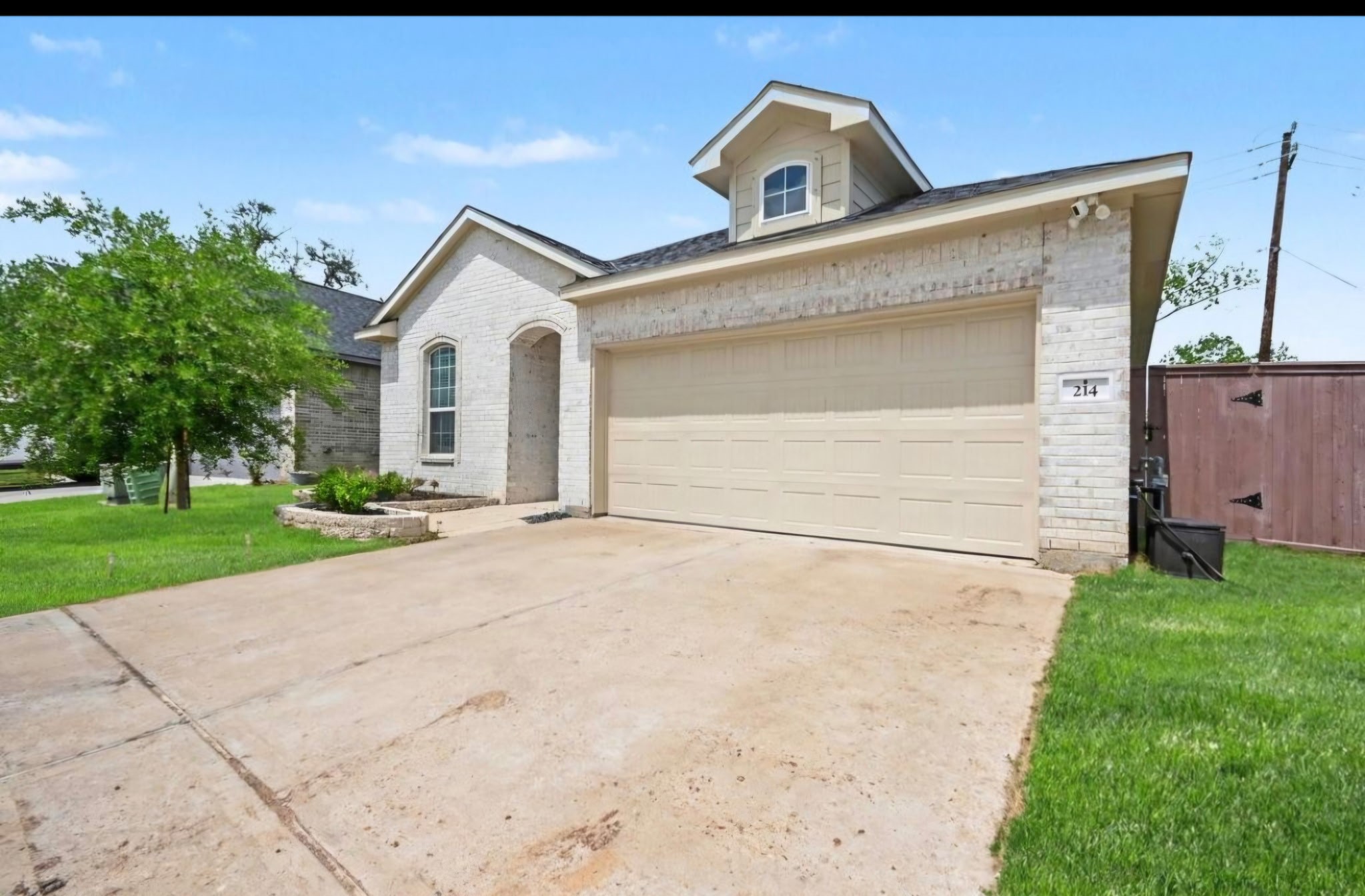 214 Water Grass Trail Property Photo 3